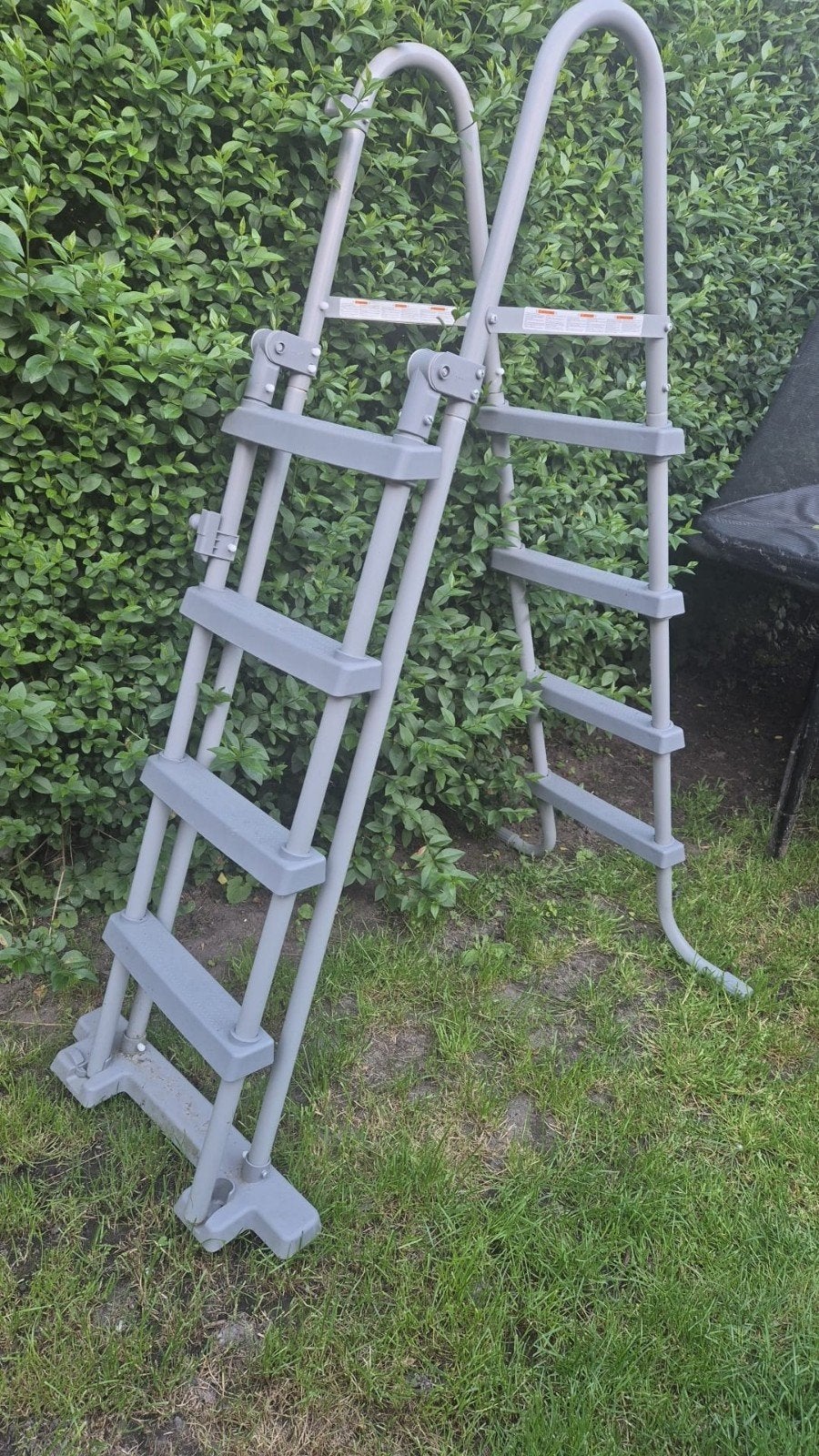 Trap zwembad, Ophalen