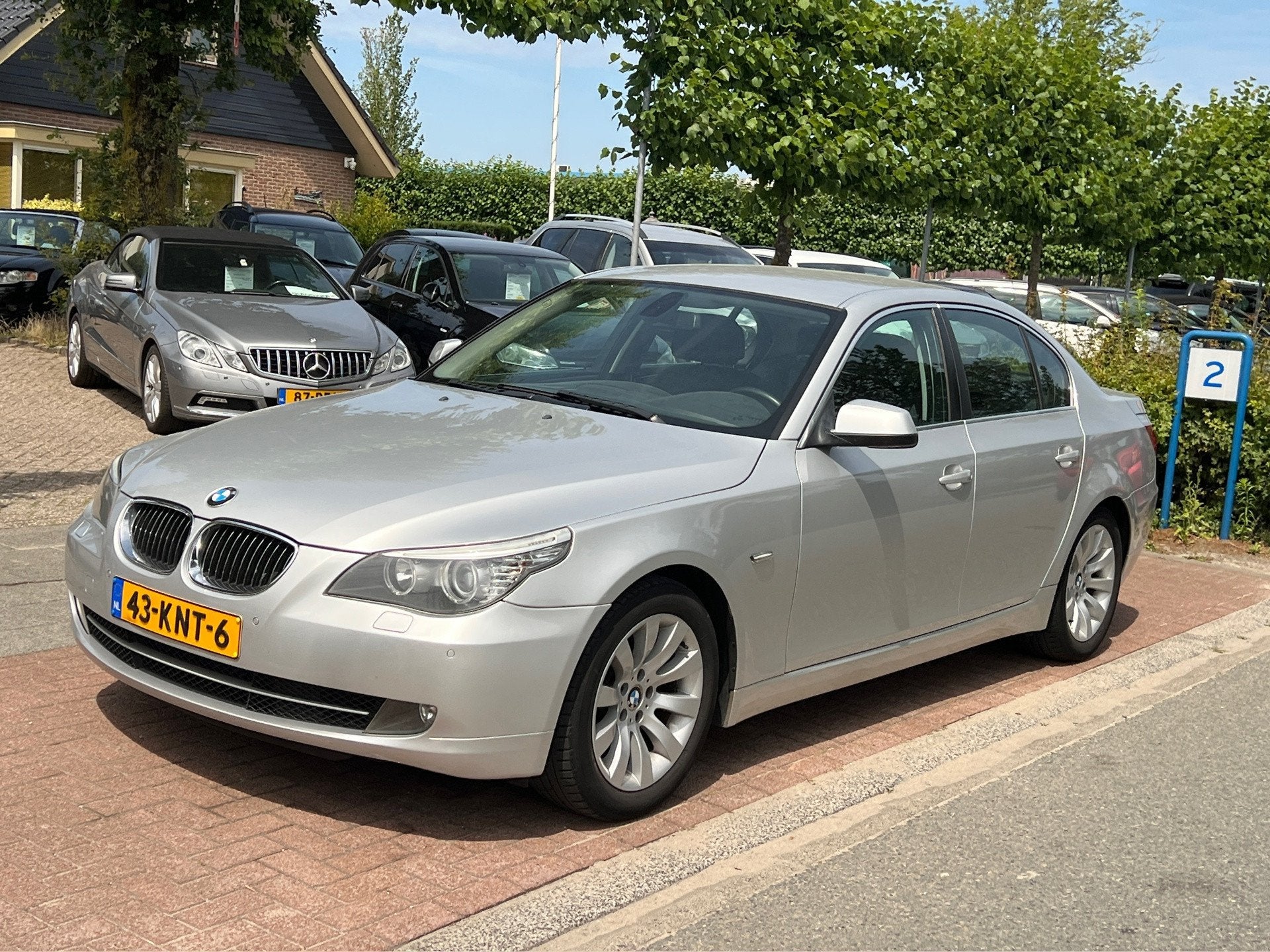 BMW 5-serie 525i Business Line Edition II * EXPORT €2250,-, Achterwielaandrijving, Gebruikt, Automatische klimaatregeling, 2000 kg