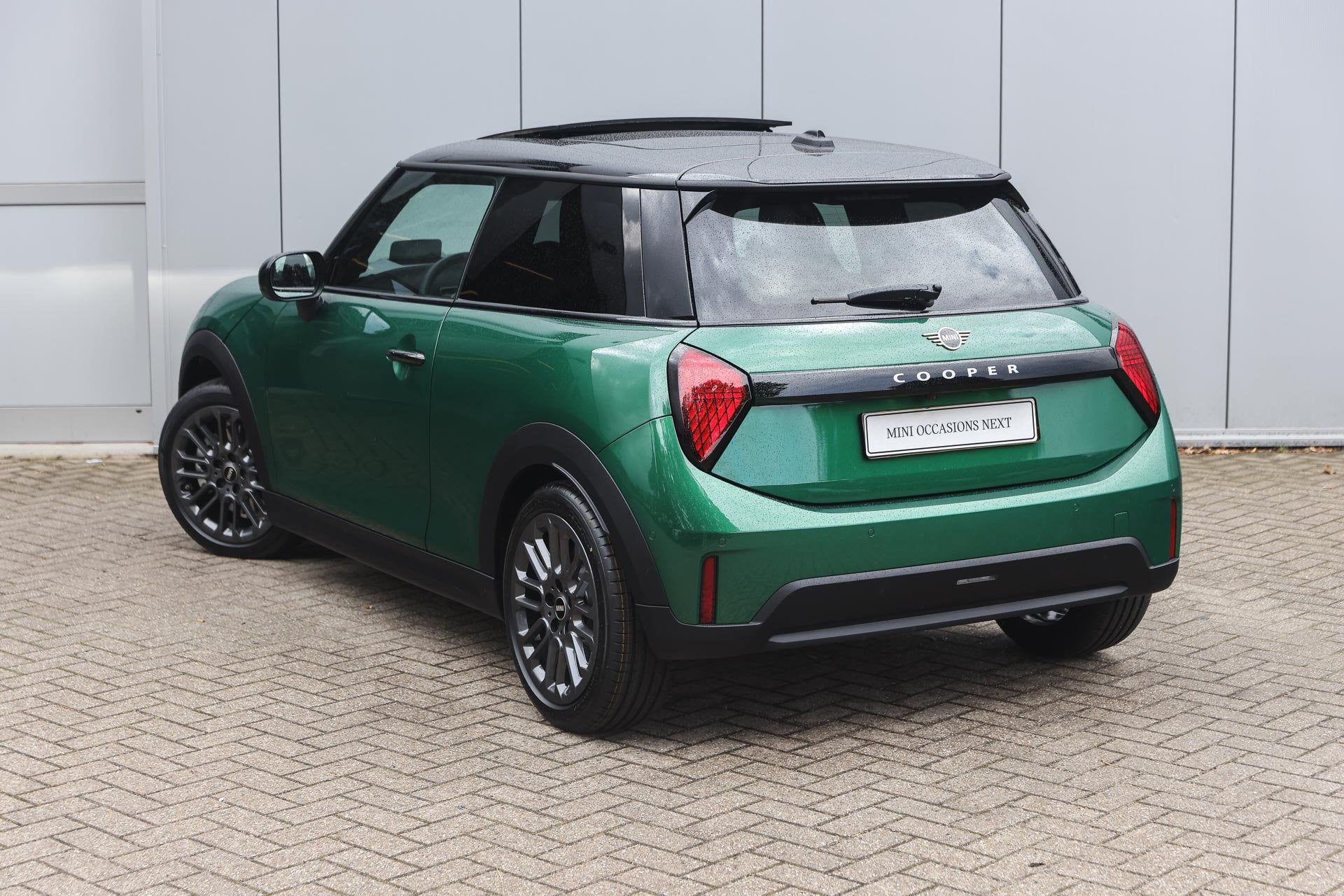 MINI Hatchback Cooper C Automaat / Favoured / Pakket M / 17", Auto's, Mini, 156 pk, 4 stoelen, Bedrijf, 3 cilinders