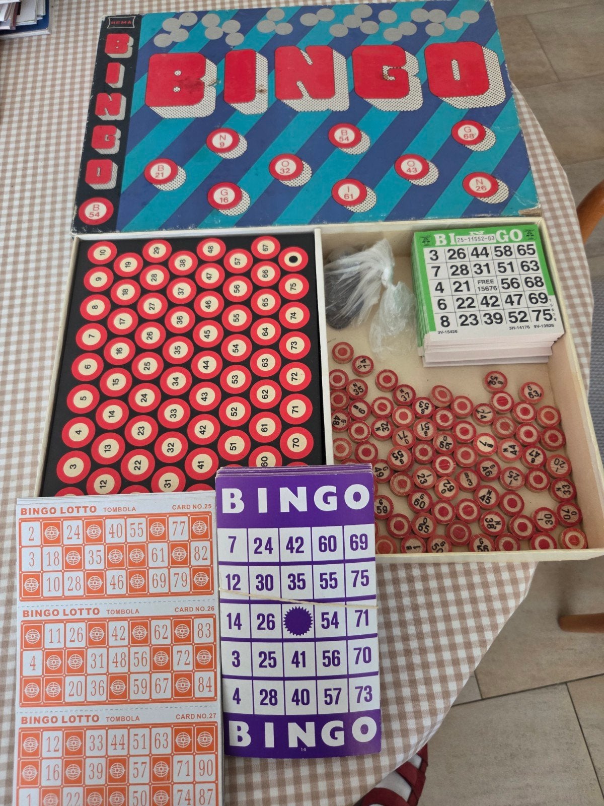 Een compleet Bingo spel met diverse soorten kaartjes, Hobby en Vrije tijd, Vijf spelers of meer, Ophalen of Verzenden, Gebruikt