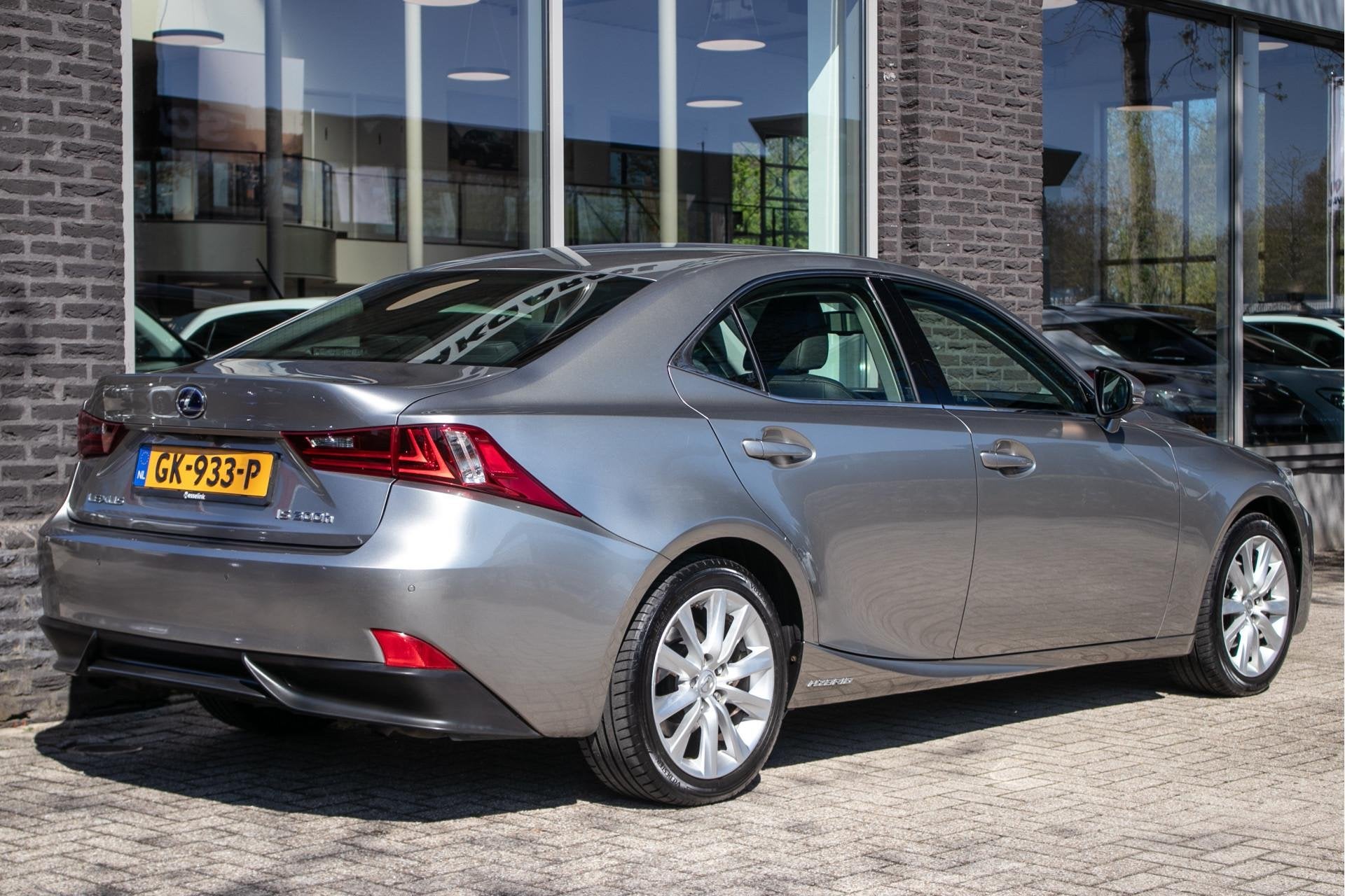Lexus IS 300h Business Line Pro | 2e eigenaar | Leder | Voll, Auto's, Lexus, Gebruikt, 23 km/l, Bedrijf, Hybride Elektrisch/Benzine
