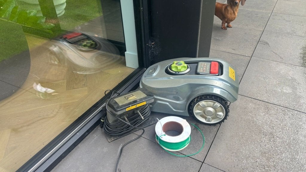 Robotmaaier, Tuin en Terras, Robotmaaiers, Ophalen, Zo goed als nieuw, 20 tot 25 cm, Bestuurbaar via app
