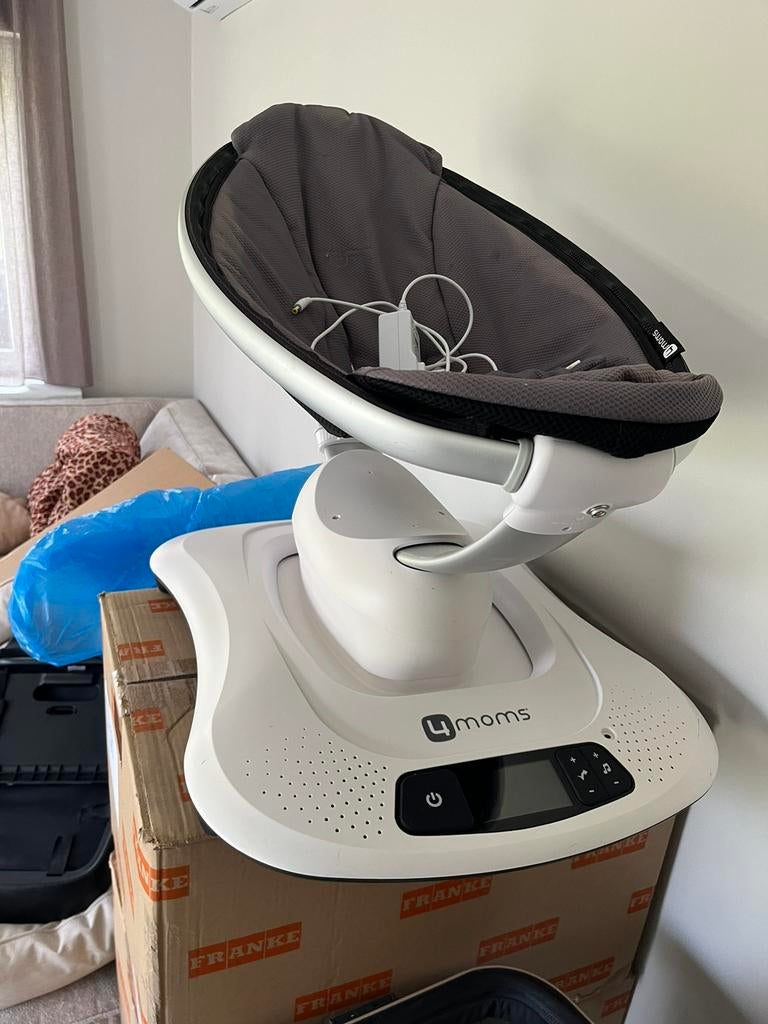 4 moms schomelstoel elektrisch, Ophalen of Verzenden, Gebruikt, Schommelstoel, Verstelbaar