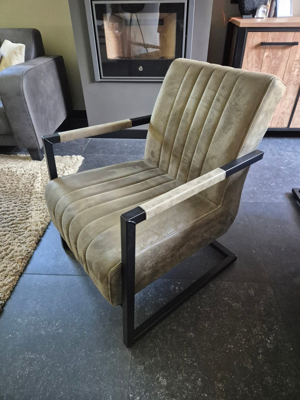 Mooie fauteuil, Ophalen, Modern, Industrieel, 75 tot 100 cm, Zo goed als nieuw