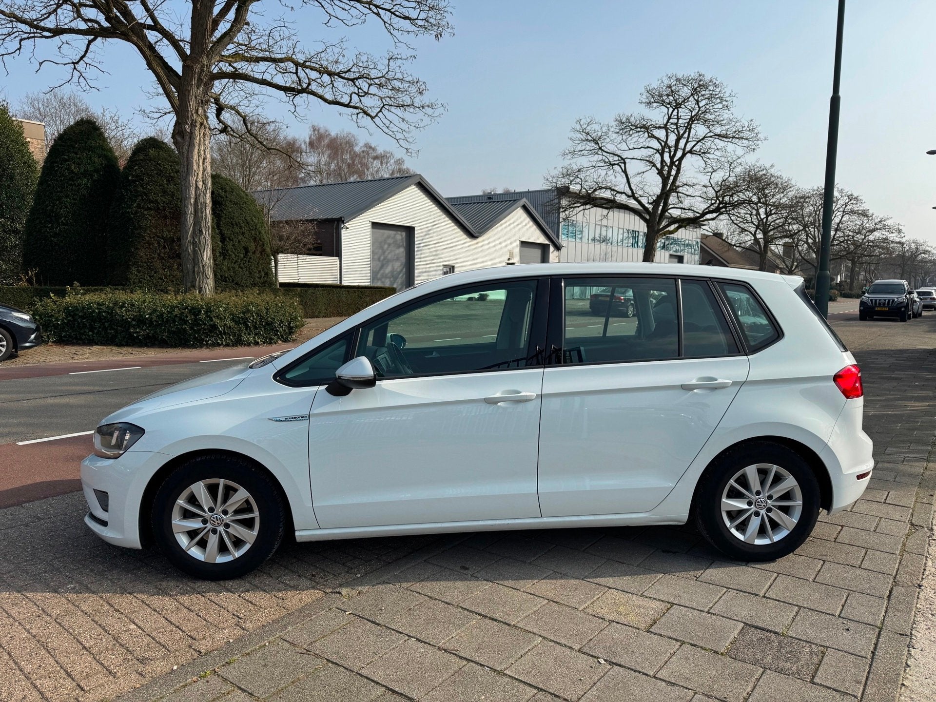 Volkswagen Golf Sportsvan 1.0 TSI A-C Elek Pakket Navi Cruis, Auto's, Voorwielaandrijving, Stof, Gebruikt, Wit