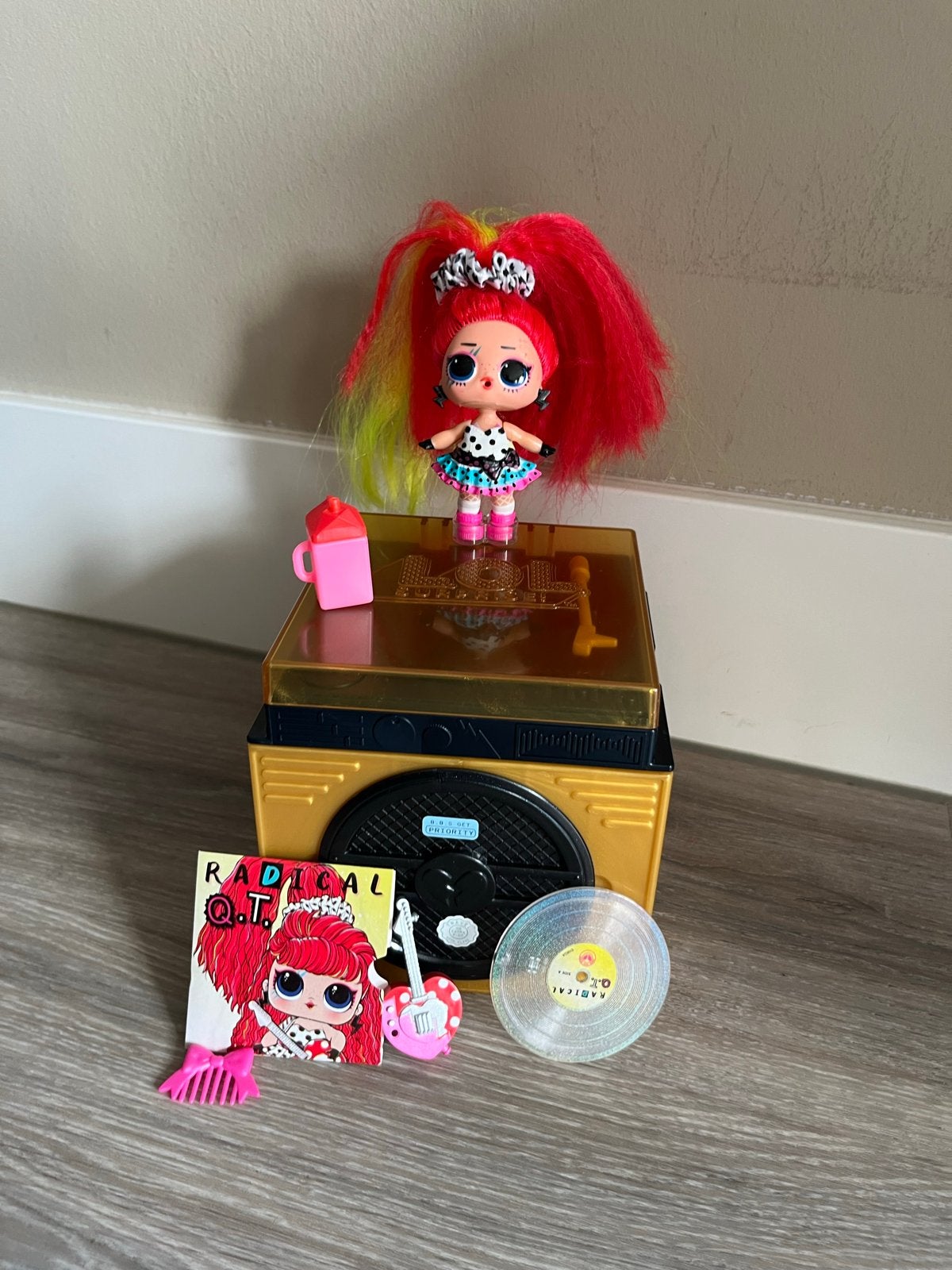 L.O.L. Surprise! Remix Hair Flip pop met accessoires, Kinderen en Baby's, Ophalen, Zo goed als nieuw, Overige typen