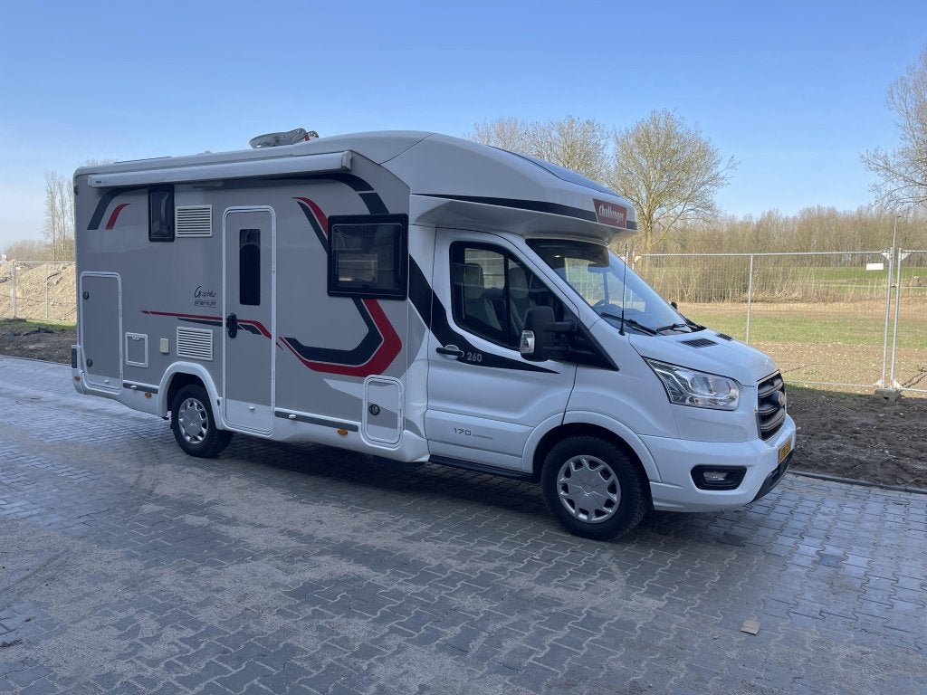 Challenger Graphite Premium 260 automaat 2021 luxe (1047947), Automaat, 6 tot 7 meter, Diesel, Challenger