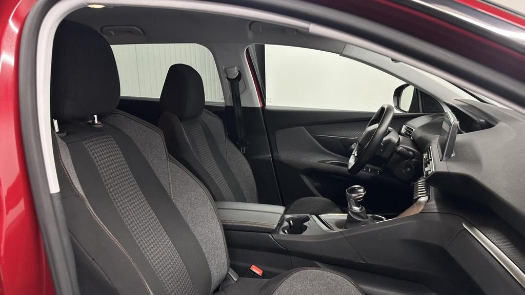 Peugeot 5008 1.2 PureTech Blue Lease Executive TREKHAAK CRUI, Auto's, Gebruikt, 1199 cc, Met garantie (alle), 7 stoelen