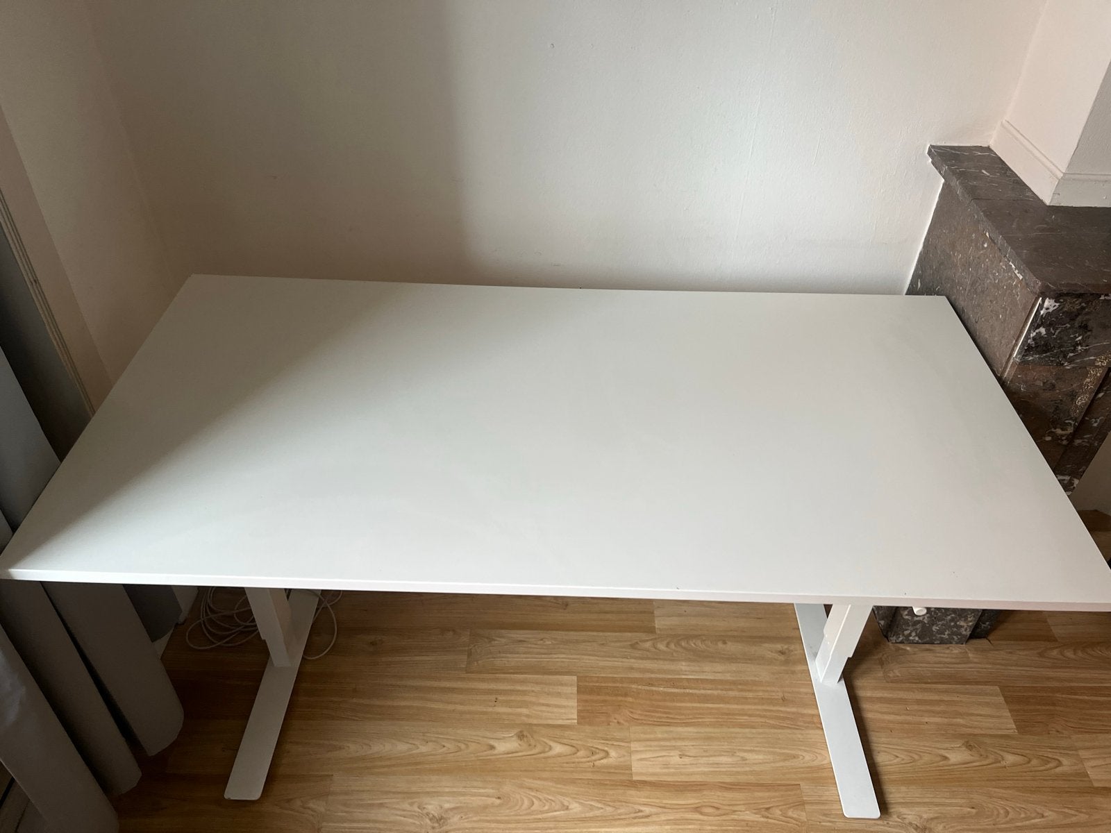 IKEA Trotten Zit-sta bureau wit 120x70cm, Huis en Inrichting, Ophalen, Zit-sta bureau, In hoogte verstelbaar, Zo goed als nieuw