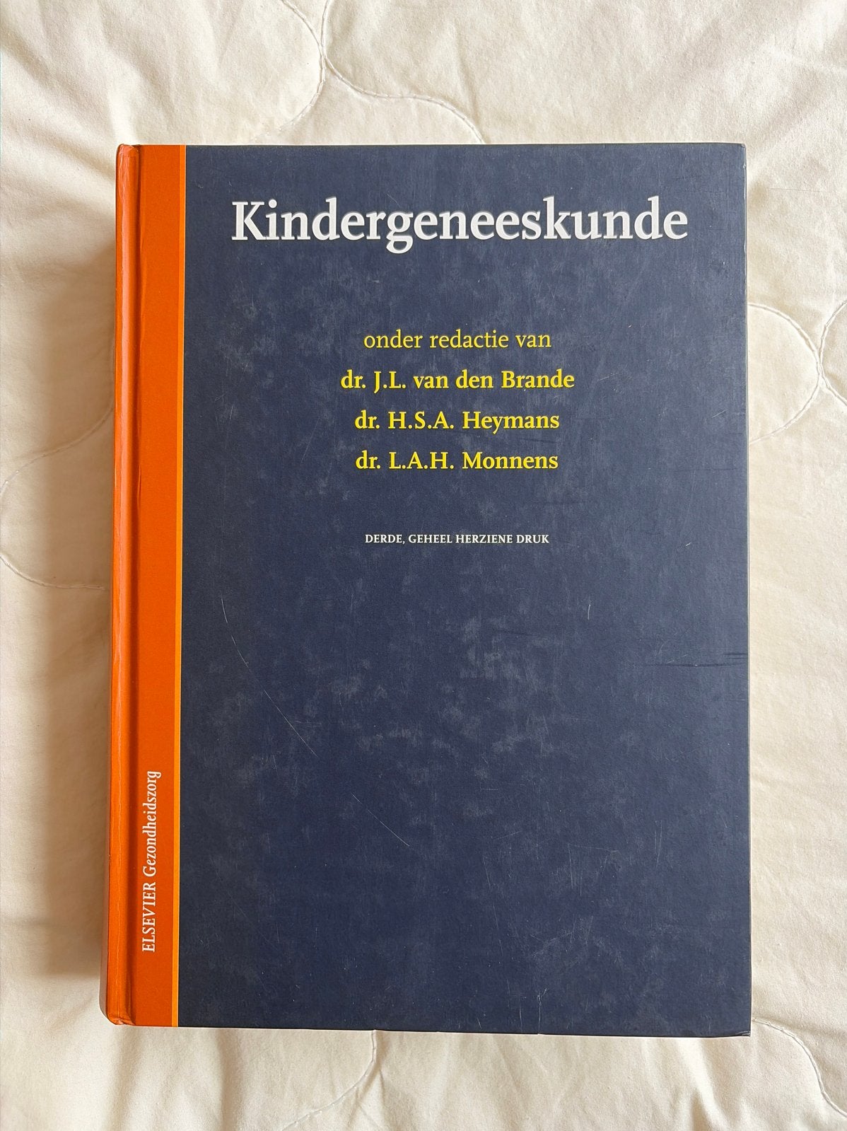 Kindergeneeskunde - Handboek voor medische studenten, Ophalen of Verzenden, Beta, Zo goed als nieuw, WO