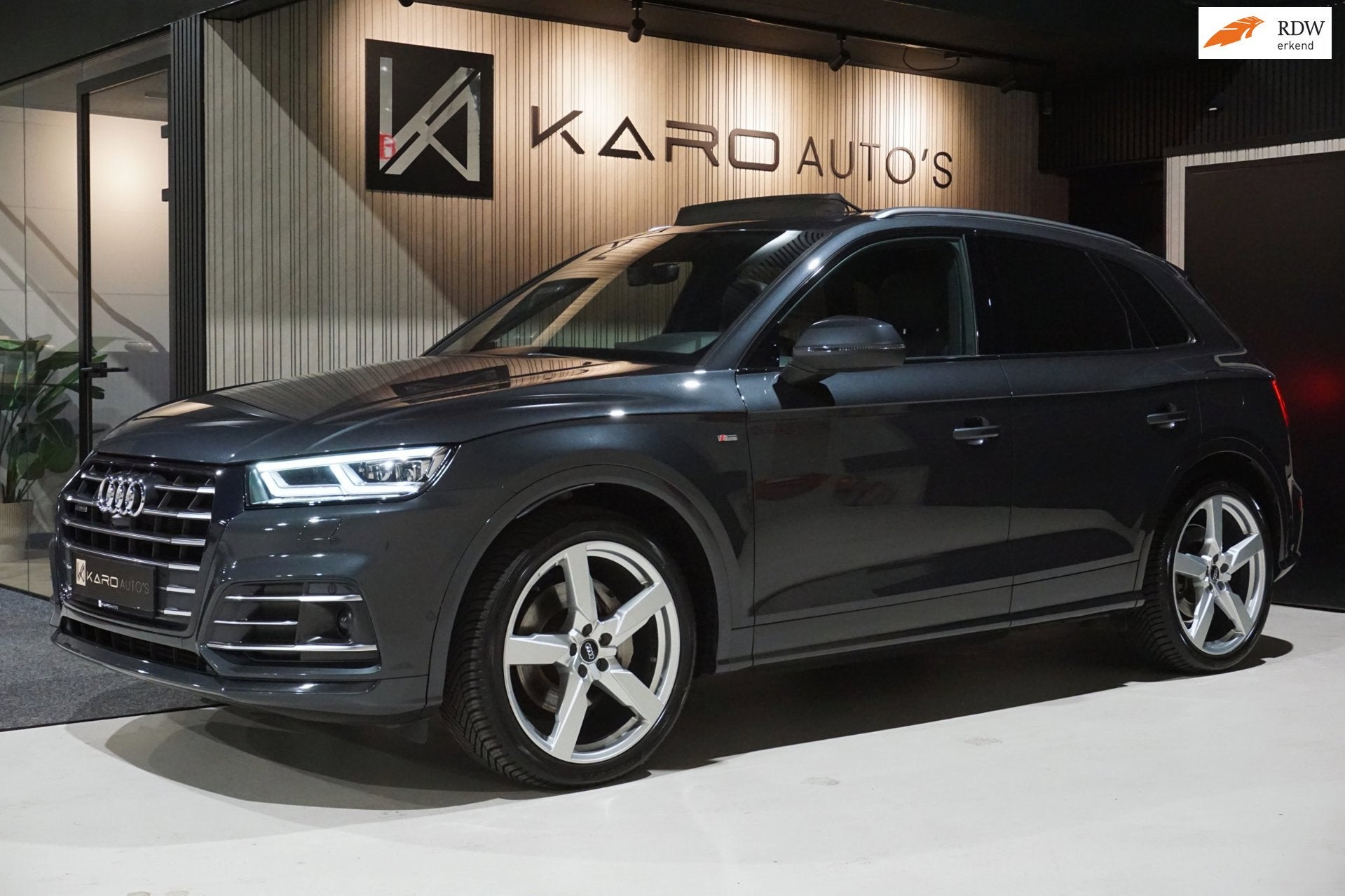 Audi Q5 55 TFSI e Comp S-Line 367PK Pano Leer Luchtv 360 B&O, Auto's, Automaat, 4 cilinders, Bedrijf, Hybride Elektrisch/Benzine