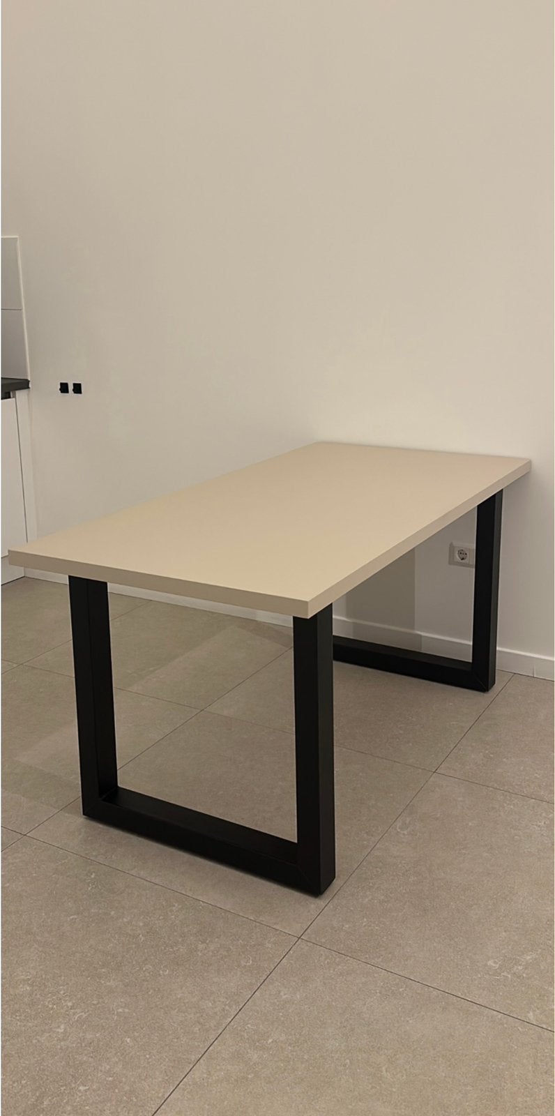 Melamine beige eettafel. 180x60, Ophalen, 150 tot 200 cm, Zo goed als nieuw, Vier personen