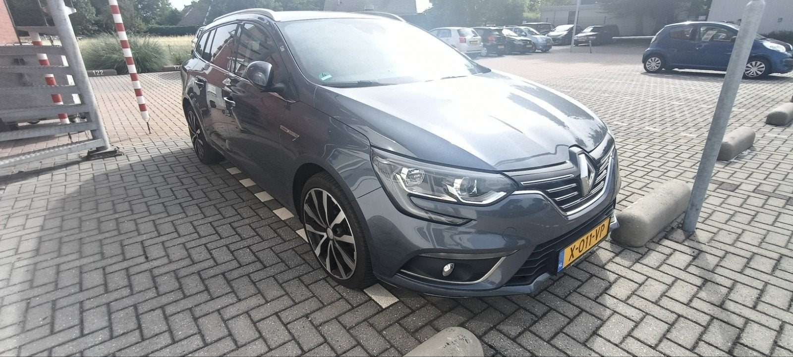 Renault Mégane 1.2 Intens TCe 130pk 2016 Grijs, Auto's, Renault, Voorwielaandrijving, Euro 5, Zwart, 4 cilinders