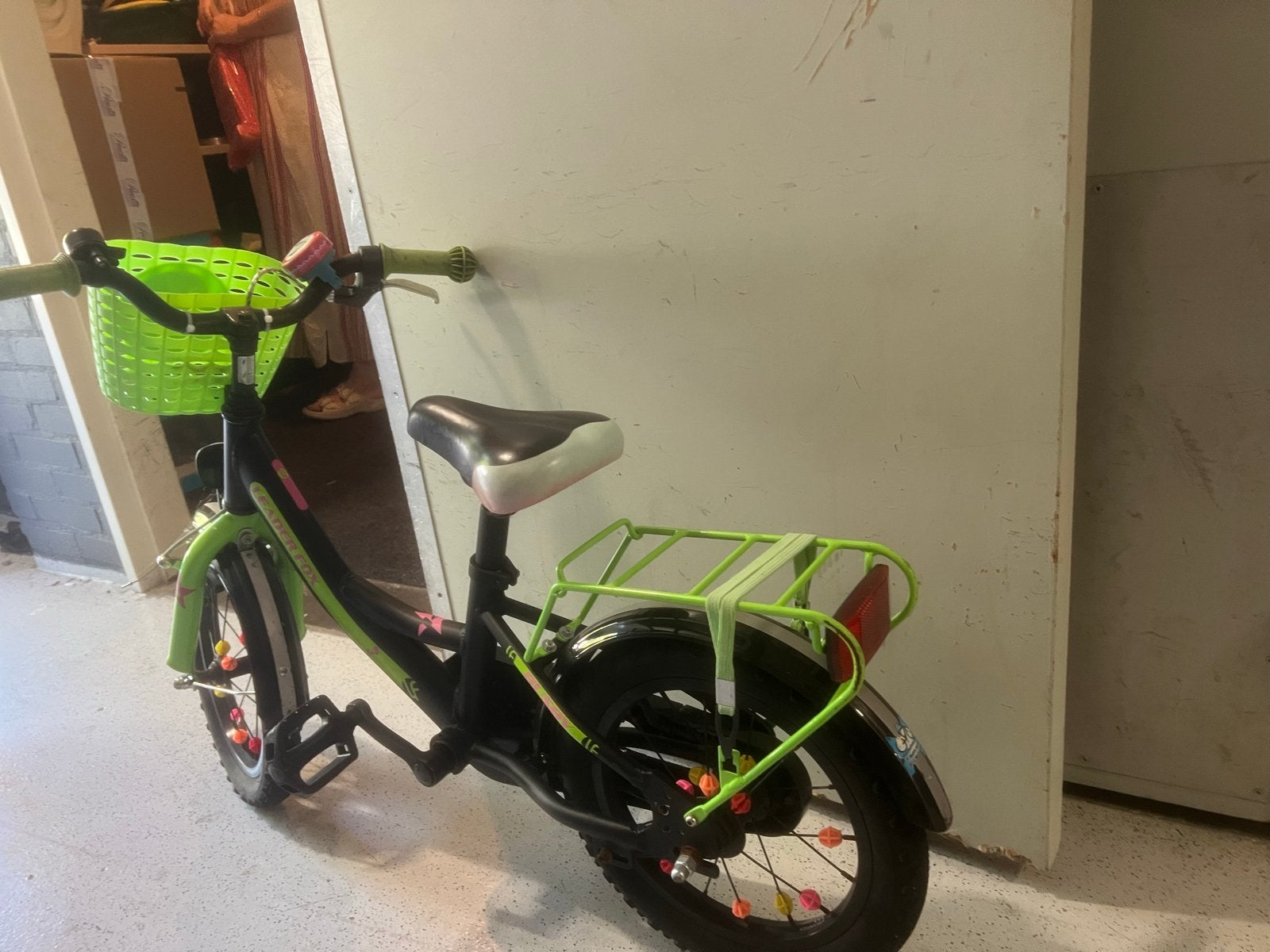 Kinderfiets Leader Fox - Zwart/Groen met Mandje, Ophalen of Verzenden, Gebruikt, Terugtraprem, 16 tot 20 inch