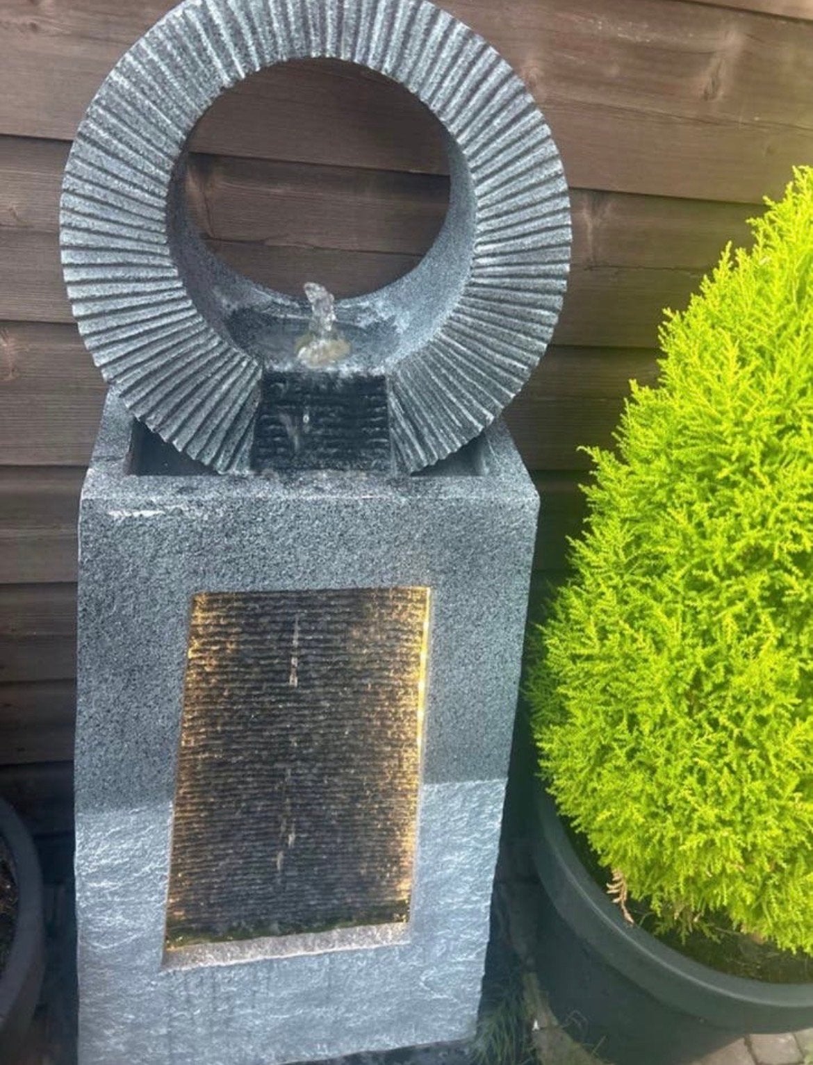 Moderne Tuinfontein met LED Verlichting, Ophalen of Verzenden, Zo goed als nieuw, Graniet, Fontein