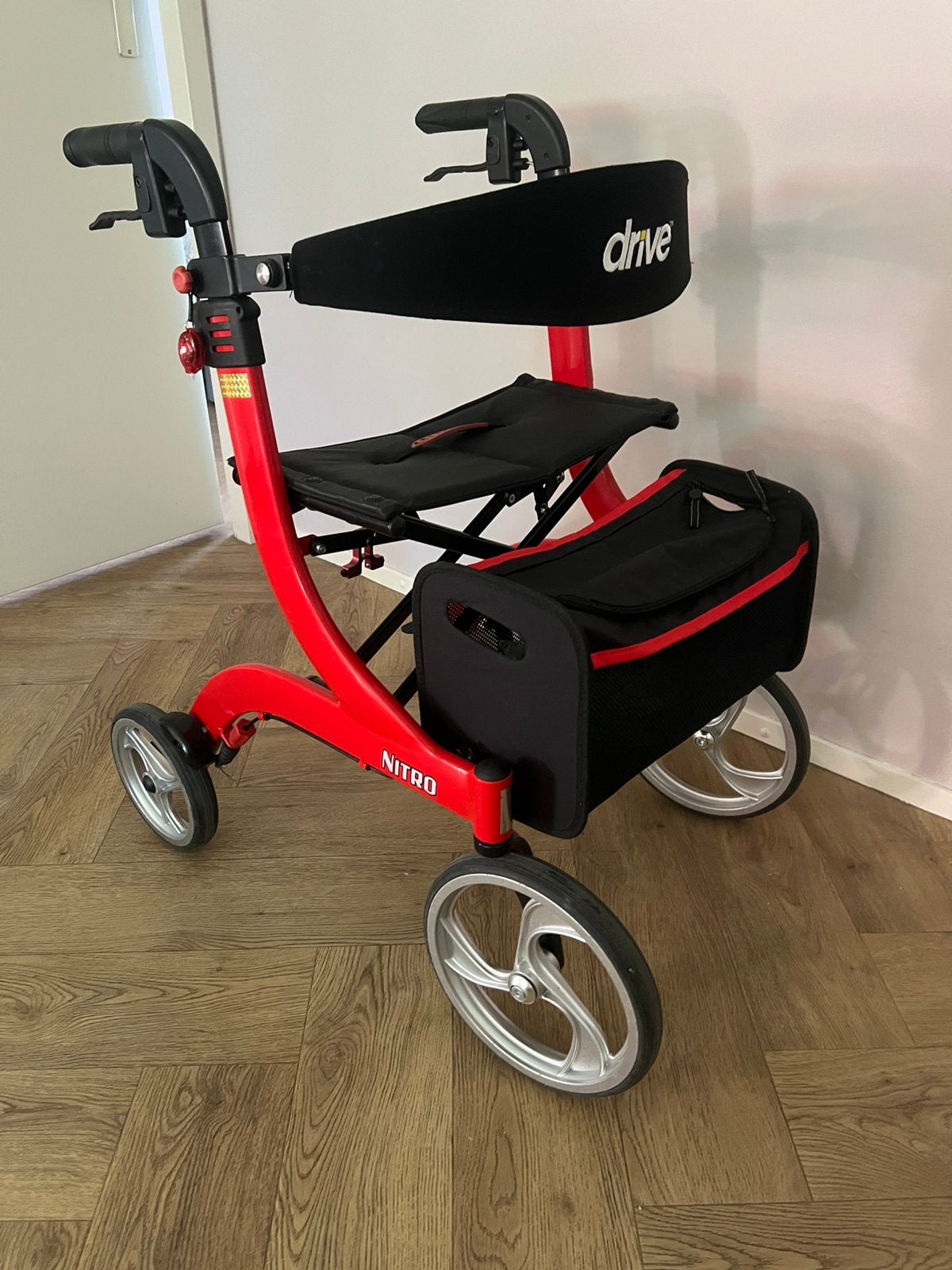 Nitro rollator inclusief tas, Diversen, Rollators, Ophalen of Verzenden