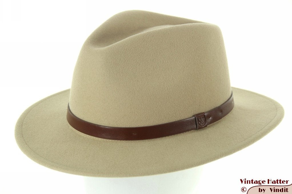 Outdoor gleufhoed Brixton Messer groenig beige 60 = L Nieuw, 60 cm (XL, 7½ inch) of meer, Hoed, Nieuw, Ophalen of Verzenden