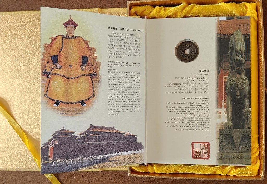 Echte (zeer) oude Oude Chinese munten in verzamelboek, Antiek en Kunst, Ophalen of Verzenden