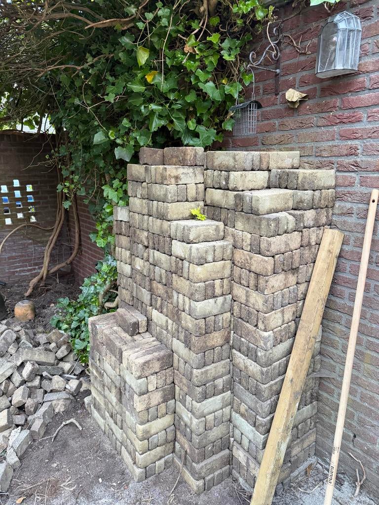 960 stuks gele waalformaat klinkers voor tuin of oprit, Tuin en Terras, Ophalen, Gebruikt, Klinkers, 10 m² of meer