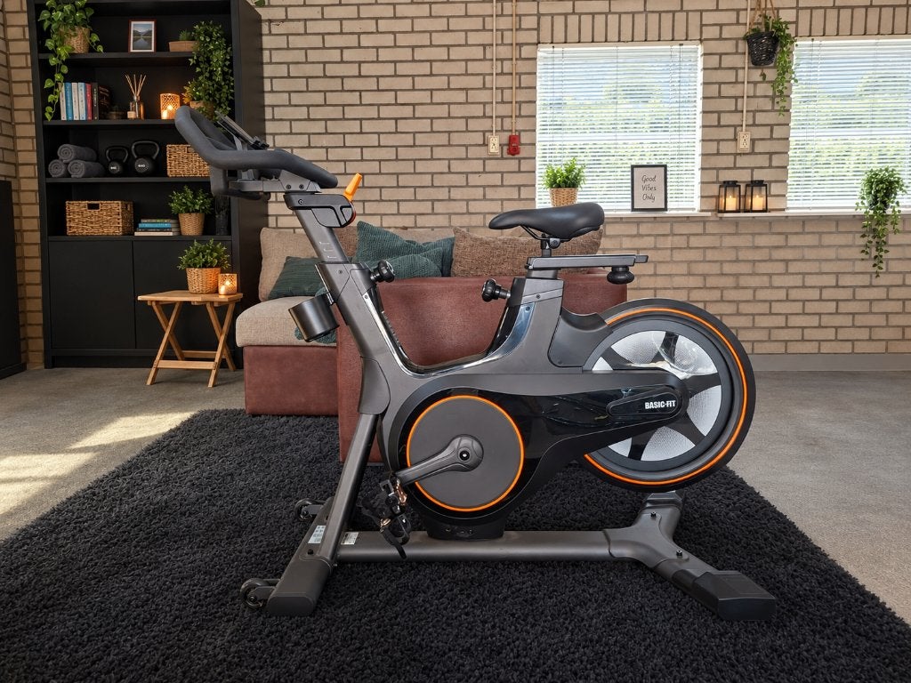 Spinningfiets basic fit, Sport en Fitness, Ophalen, Overige materialen, Spinningfiets, Zo goed als nieuw