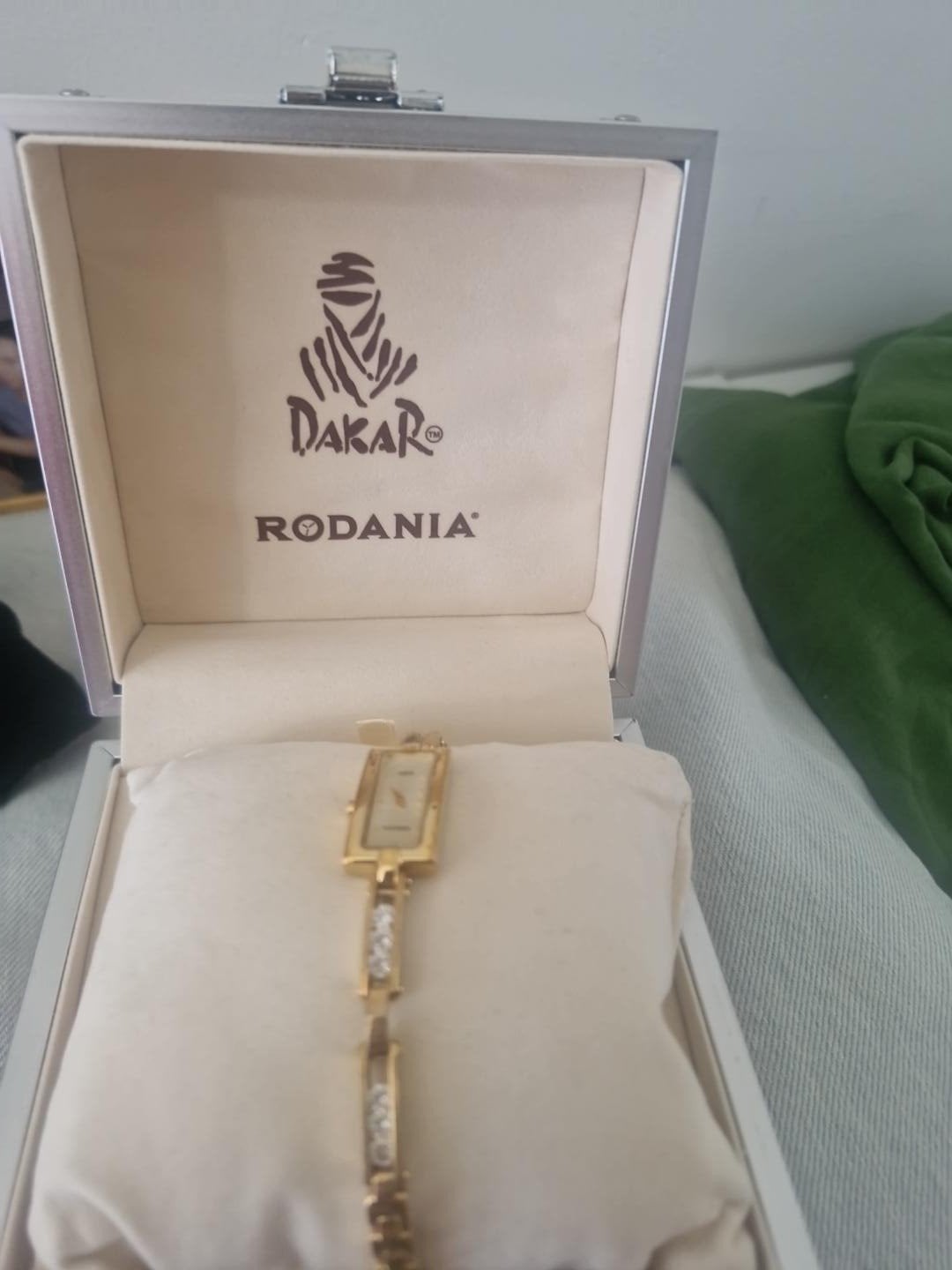 Rodania Dakar Dameshorloge Goudkleurig met Strass, Overige merken, Staal, Ophalen of Verzenden, Zo goed als nieuw