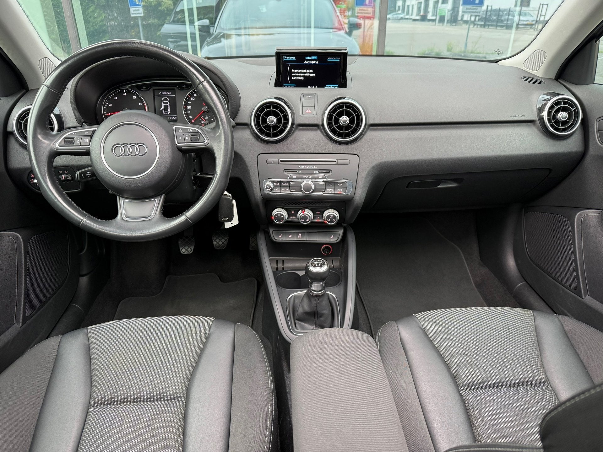Audi A1 Sportback 1.0 TFSI Advance Sport - Pano/Schuifdak -, Auto's, Voorwielaandrijving, Dealer onderhouden, 95 pk, 4 stoelen