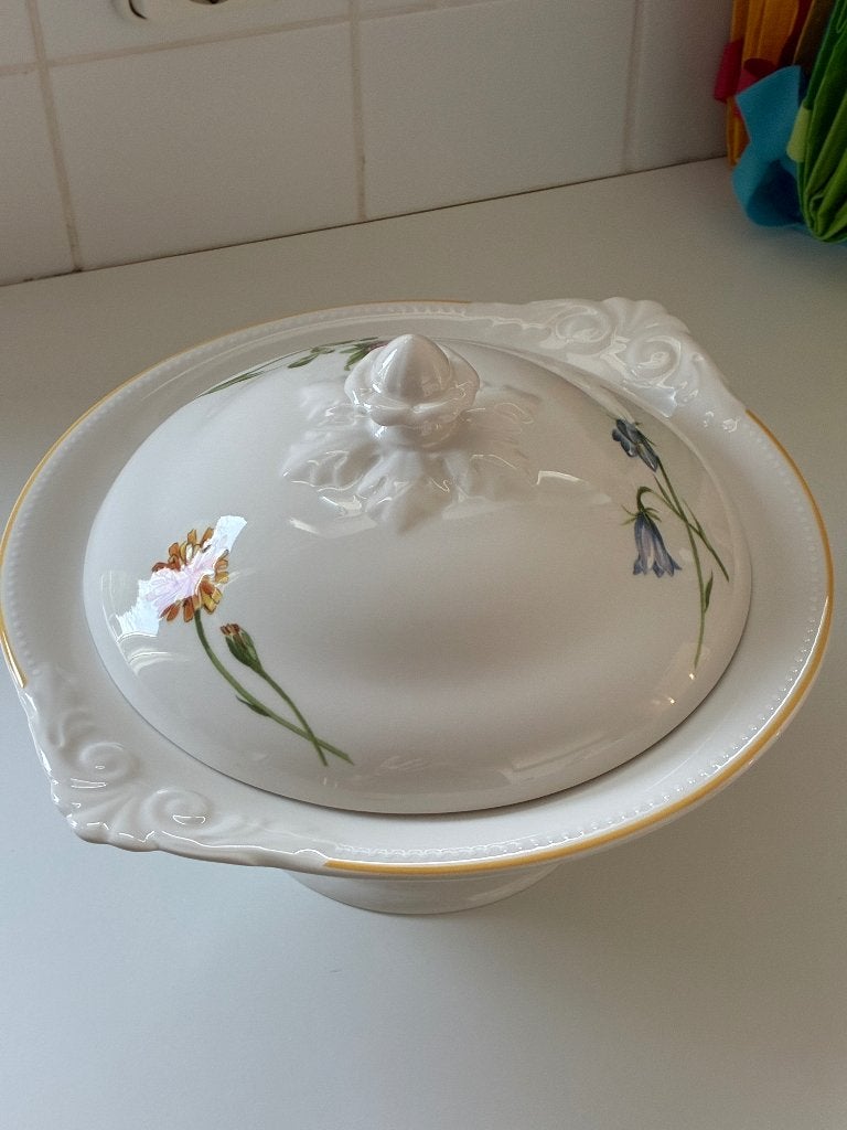 Te koop een dekschaal en een bord van Villeroy&Boch, Antiek en Kunst, Ophalen