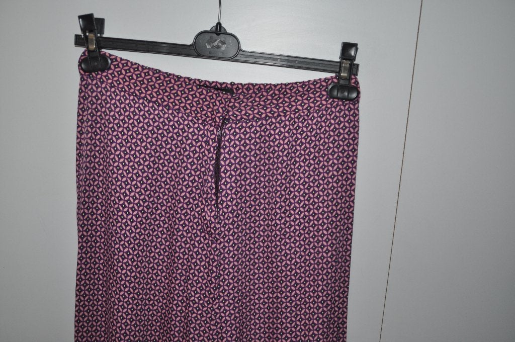 Tuw108 Pull&Bear Broek roze paars zwart geel maat M, Overige kleuren, Ophalen of Verzenden, Zo goed als nieuw, Maat 34 (XS) of kleiner