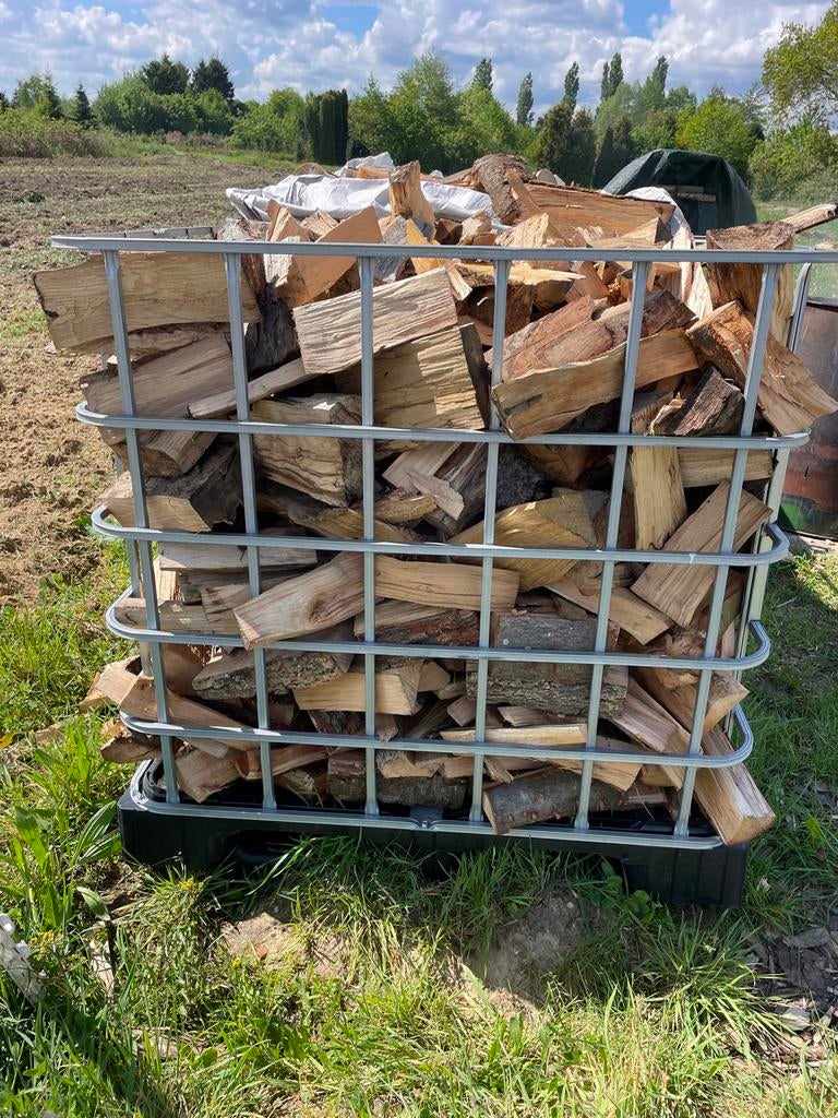 Gekloofd haardhout in IBC-containers, Tuin en Terras, Haardhout, 3 tot 6 m³, Ophalen of Verzenden, Overige houtsoorten, Blokken