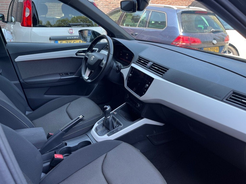 Seat ARONA 1.0 TSI Xcellence Business Intense / DIGI COCKPIT, Auto's, Voorwielaandrijving, Gebruikt, 95 pk, Parkeersensor