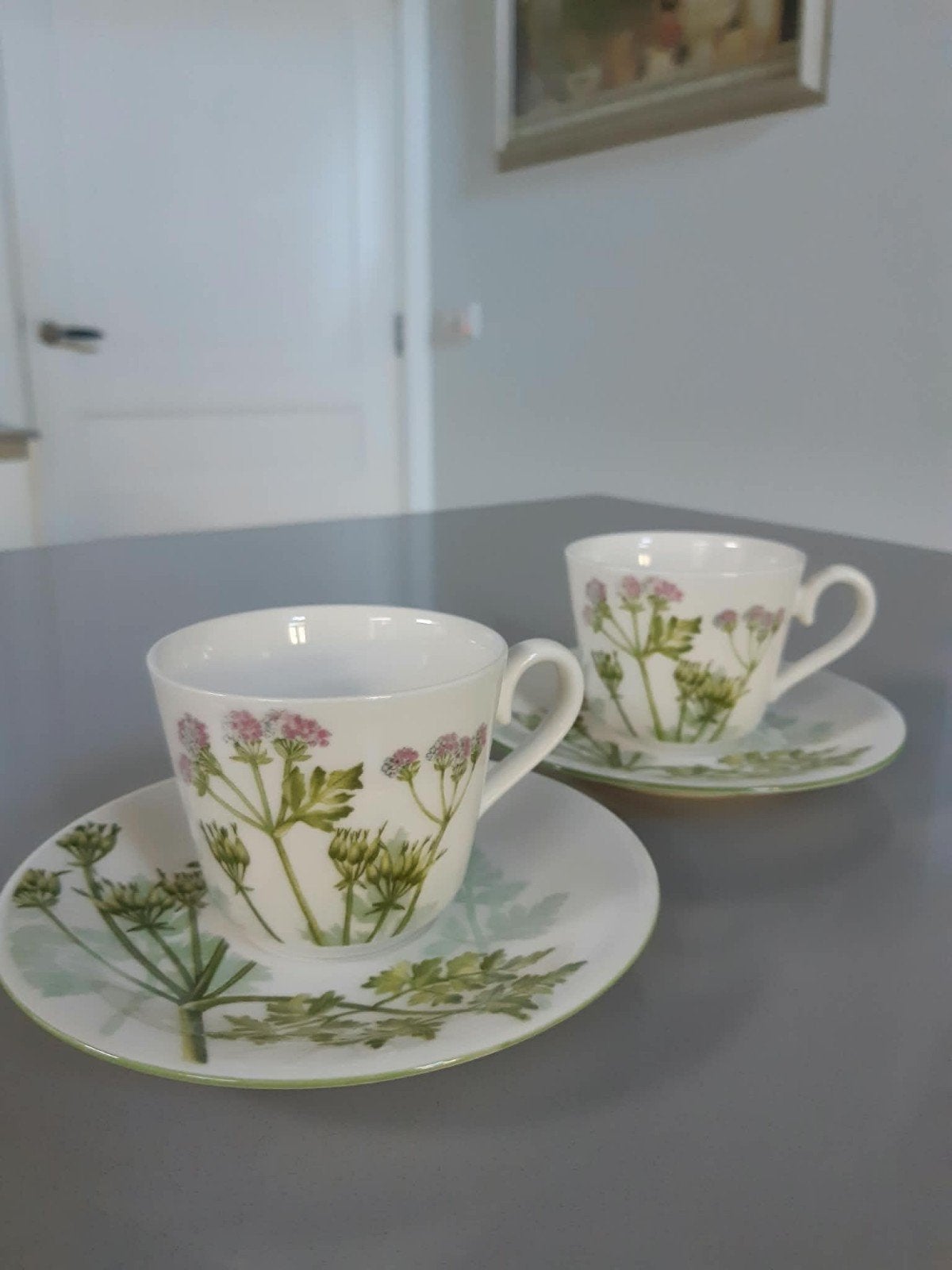 2 Koffiekopjes met schotels Villeroy en Boch Althea Nova, Ophalen of Verzenden, Zo goed als nieuw, Overige stijlen, Kop(pen) en/of Schotel(s)