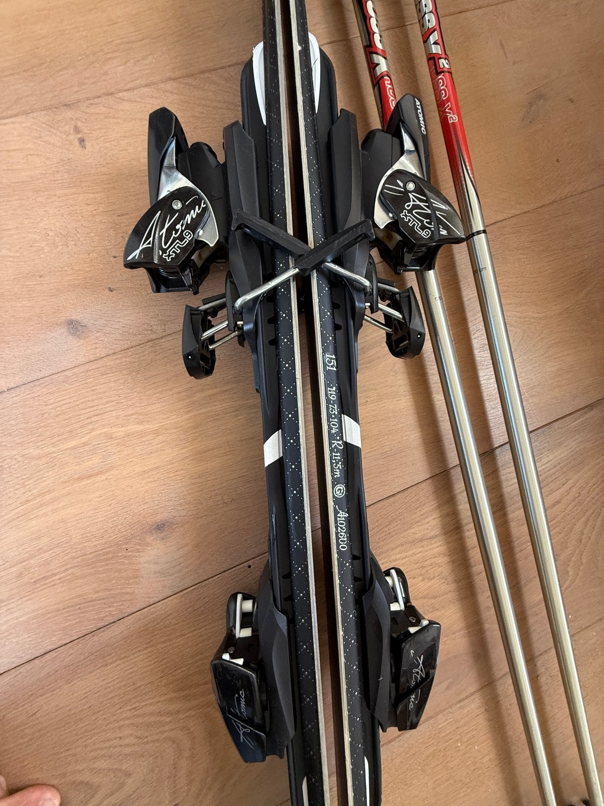 Atomic Cloud 9 ski's met bindingen en skistokken, Ophalen, 140 tot 160 cm, Gebruikt, Atomic