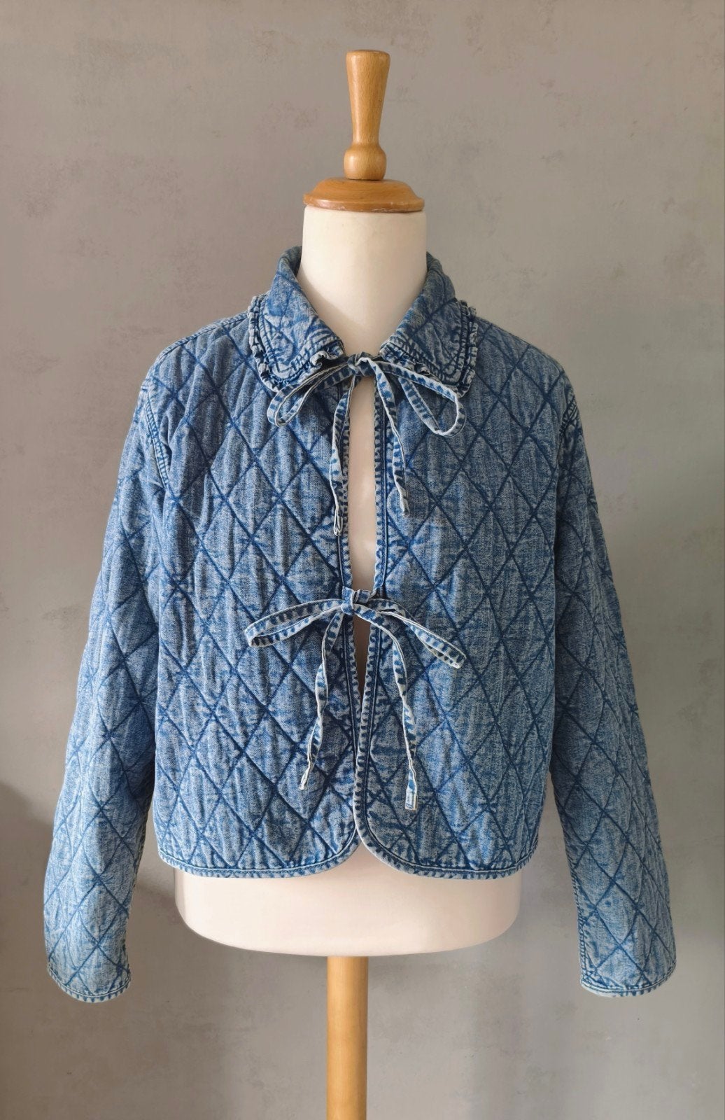 H&M quilted spijker jasje met strikken maat L, Blauw, H&M Divided, Maat 42/44 (L), Ophalen of Verzenden