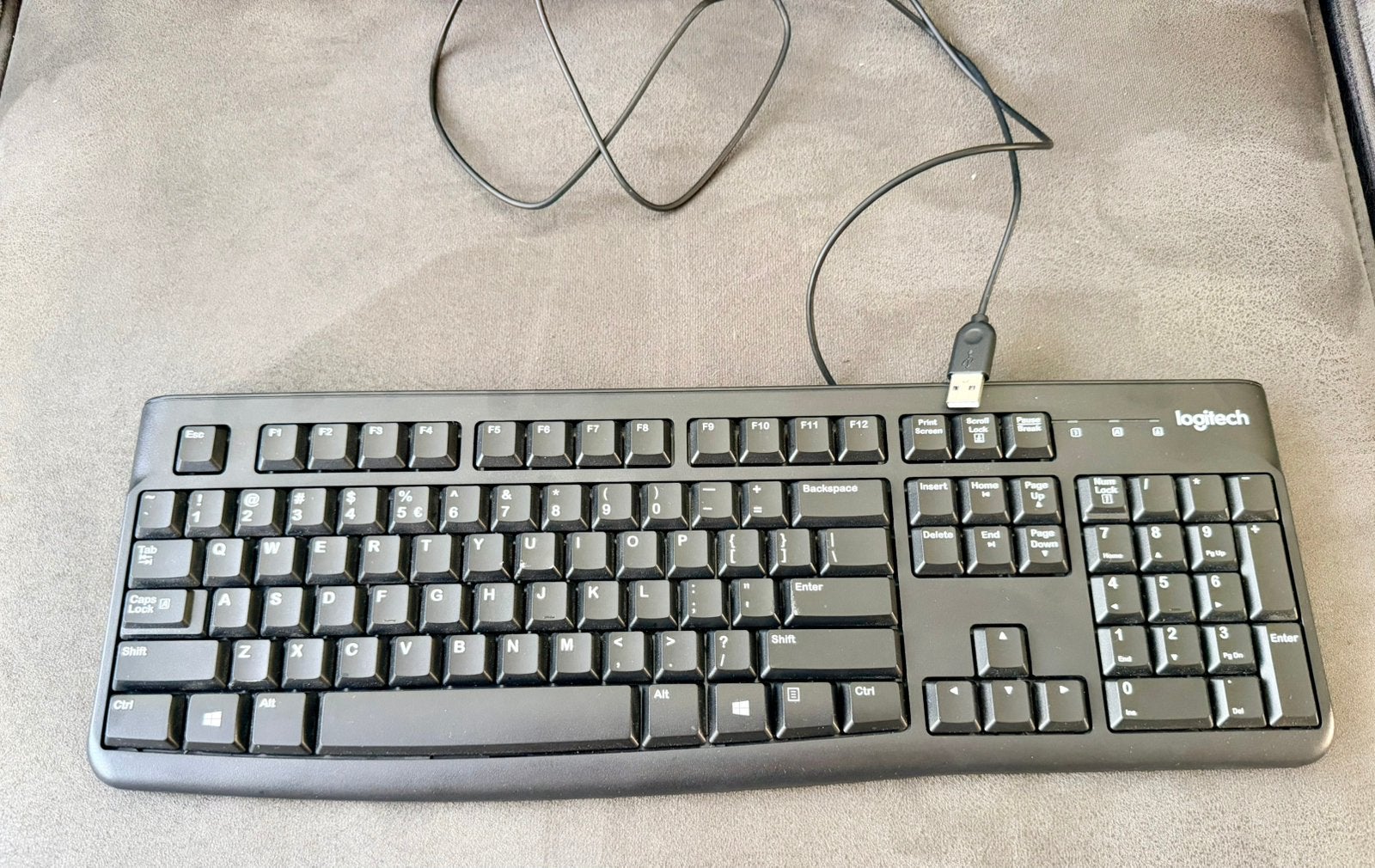 Logitech K120 toetsenbord USB als nieuw QWERTY, Computers en Software, Toetsenborden, Ophalen of Verzenden, Zo goed als nieuw