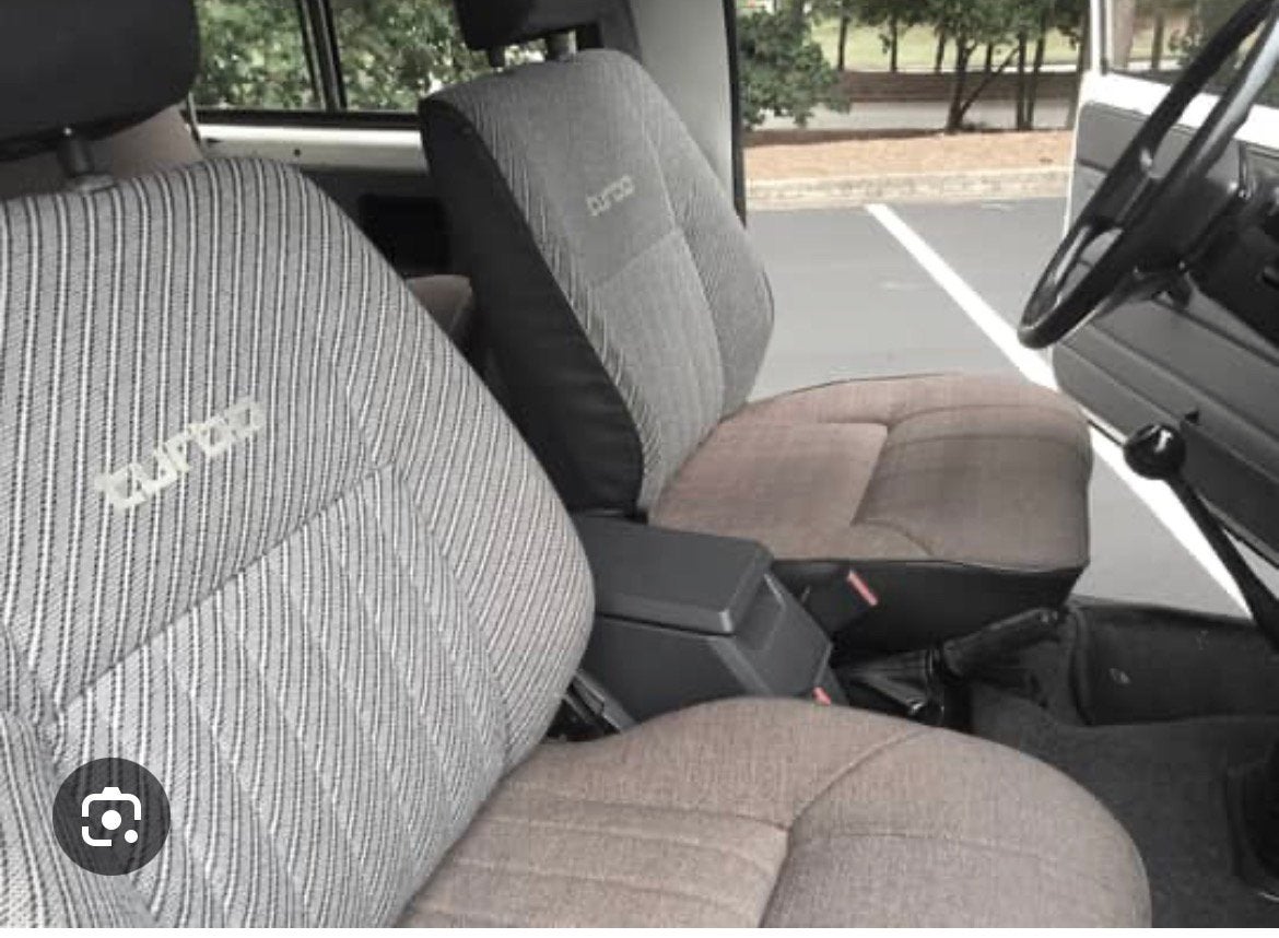 Gezocht: Toyota landcruiser LJ70 voorstoelen, Ophalen, Toyota