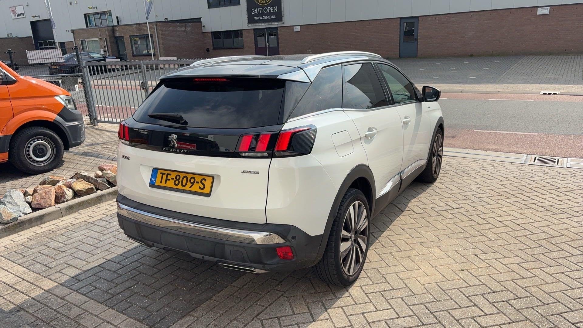 Peugeot 3008 1.6 e-THP GT Line - Franse flair met sportief k, Auto's, Euro 6, 4 cilinders, Met garantie (alle), Leder en Stof