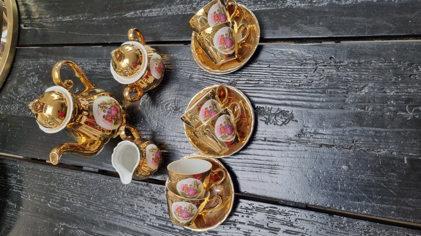 Gouden theeservies met romantische taferelen, Ophalen of Verzenden