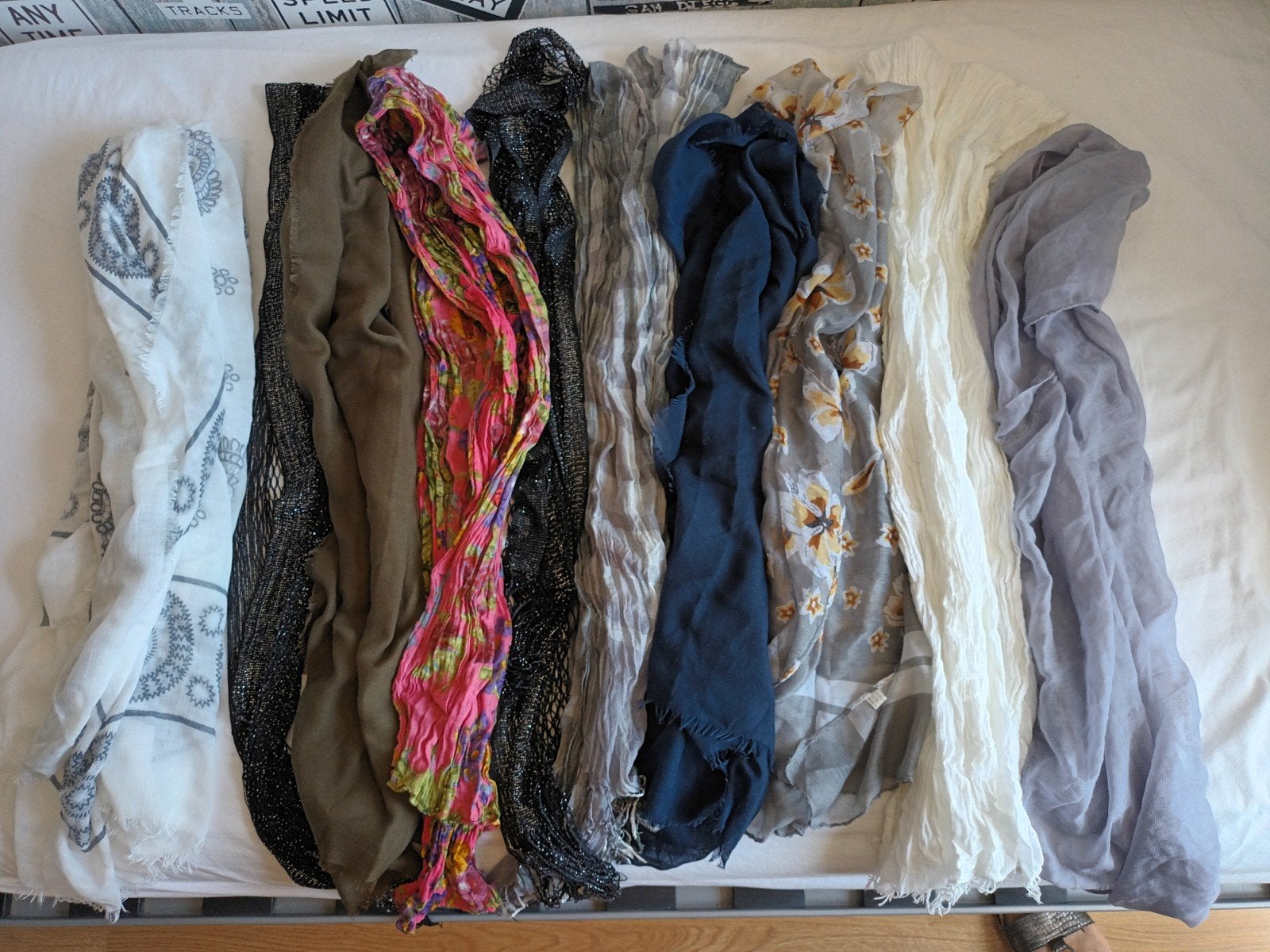 10 sjaals, div. breedtes, lengtes, vormen, kleuren, Kleding | Dames, Mutsen, Sjaals en Handschoenen, Ophalen of Verzenden, Gedragen