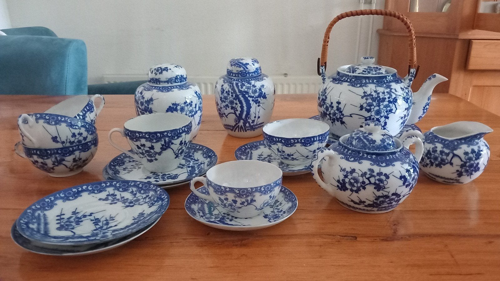 Blauw wit Japans servies, cherry blossom, Antiek en Kunst, Antiek | Servies compleet, Ophalen
