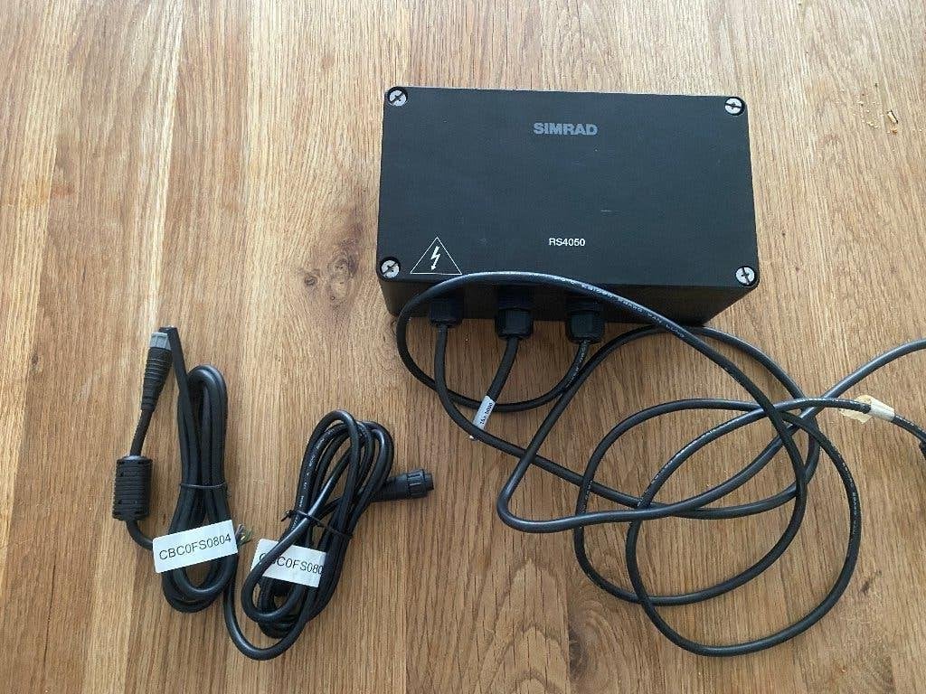 Simrad RS 4050 powerbox incl kabels, Ophalen of Verzenden, Gebruikt, Radar