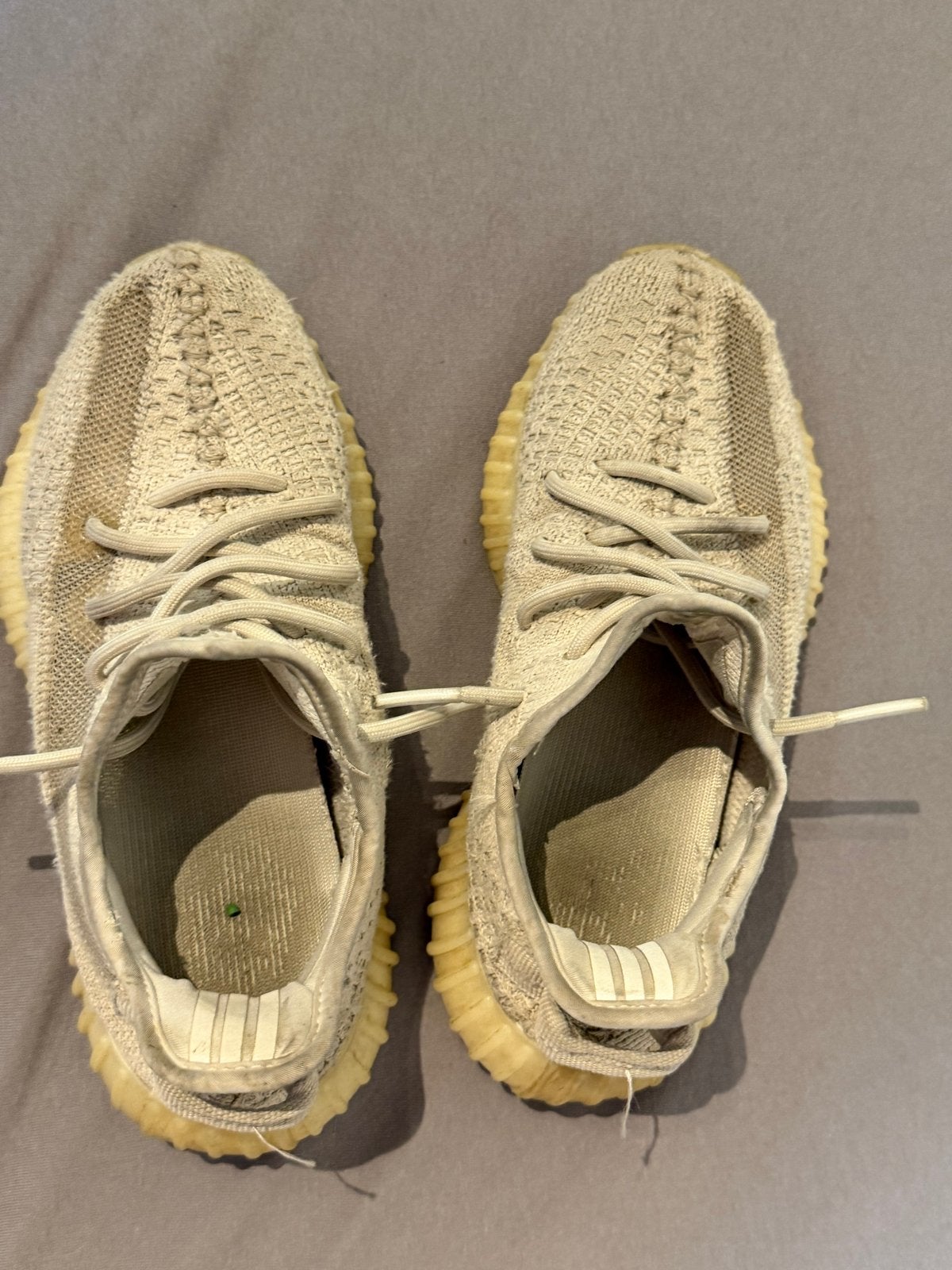 Adidas Yeezy Boost 350 V2 Light Beige Sneakers, Kleding | Heren, Schoenen, Verzenden, Gedragen, Overige kleuren, Sneakers of Gympen