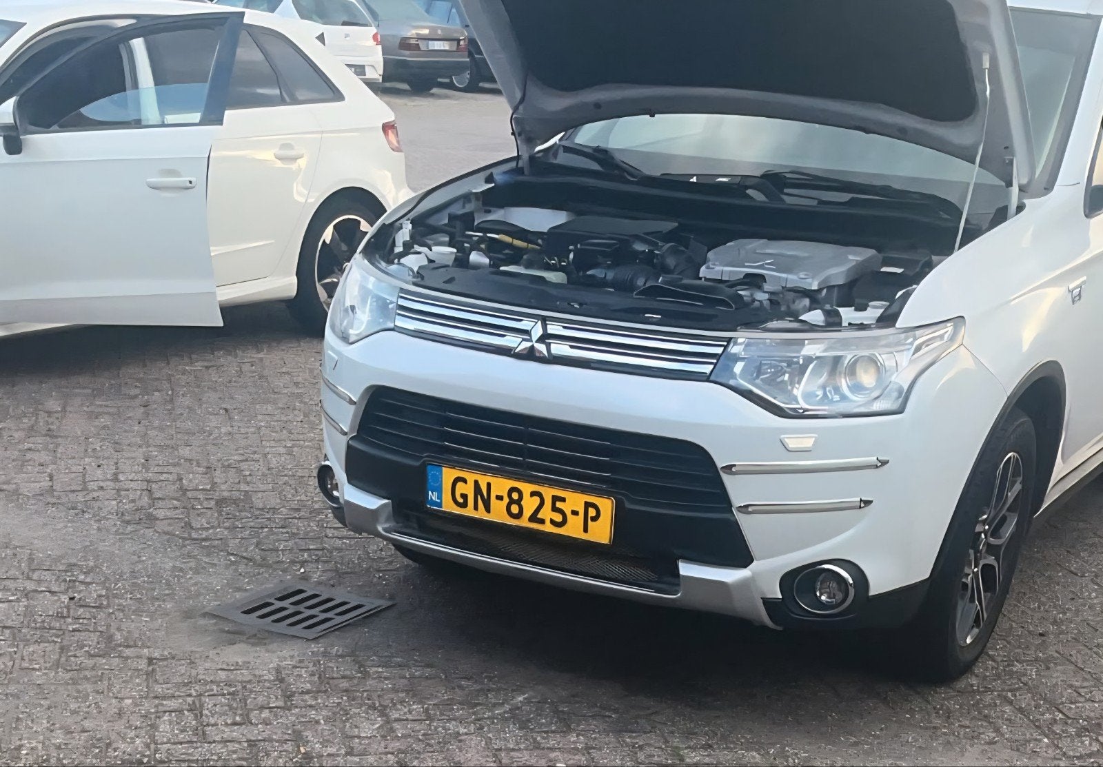 Mitsubishi Outlander 2.0 Phev 4WD CVT 5P 2015 Wit, Ophalen, Mitsubishi