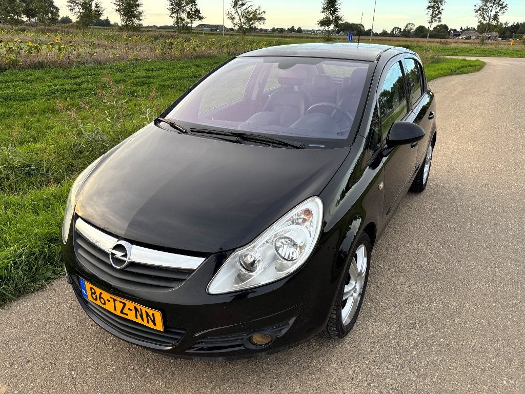 Opel Corsa 1.4 Cosmo 5D Cruise, Climate, Fietsendrager, Voorwielaandrijving, 1063 kg, Zwart, 4 cilinders