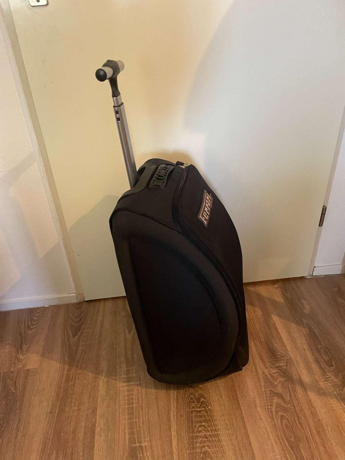 Ferrari Gear Trolley Koffer Zwart - Compact en Stijlvol, 40 tot 60 cm, Gebruikt, 20 tot 30 cm, Zwart