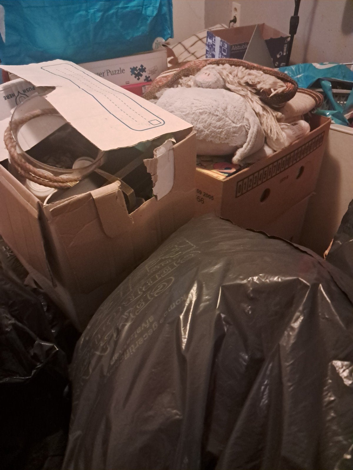 Rommelmarkt spulletjes, Ophalen