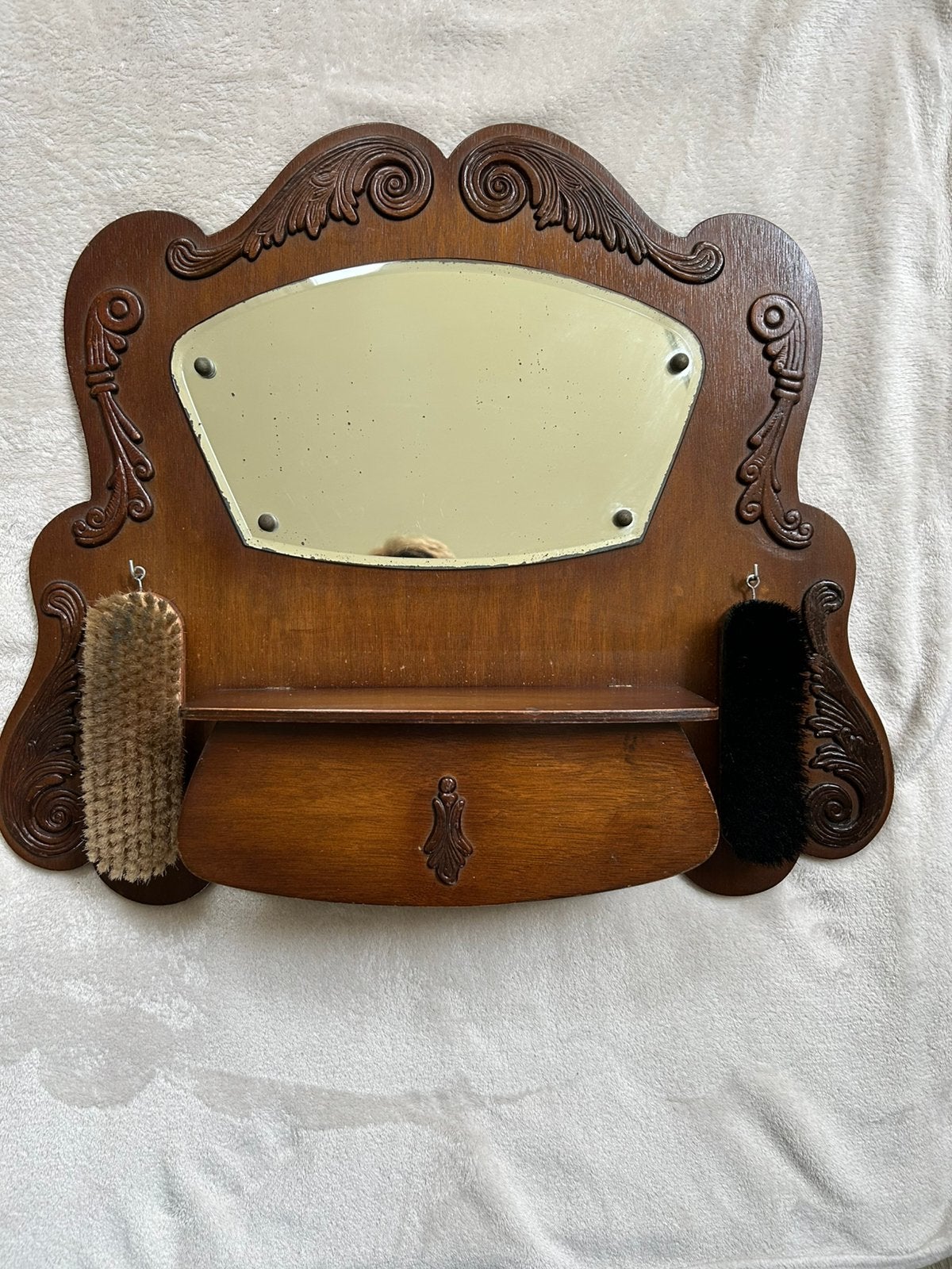 Halspiegel met kledingborstels en kammenbakje, Ophalen of Verzenden, Rechthoekig, Minder dan 50 cm