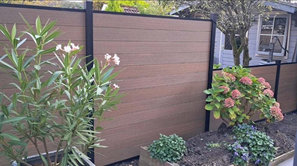 TWEEDE KANS - Composiet schutting Teak - Ruim 13 meter, Tuin en Terras, Schuttingen, Kunststof, 6 meter of meer, Vlotbrugweg 19