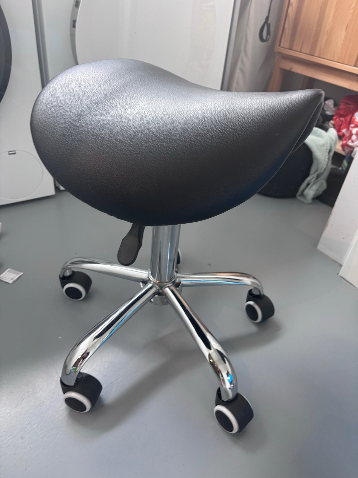 Verstelbare Ergonomische Kruk met Wielen - Zwart, Huis en Inrichting, Krukjes, Ophalen, In hoogte verstelbaar, Zo goed als nieuw