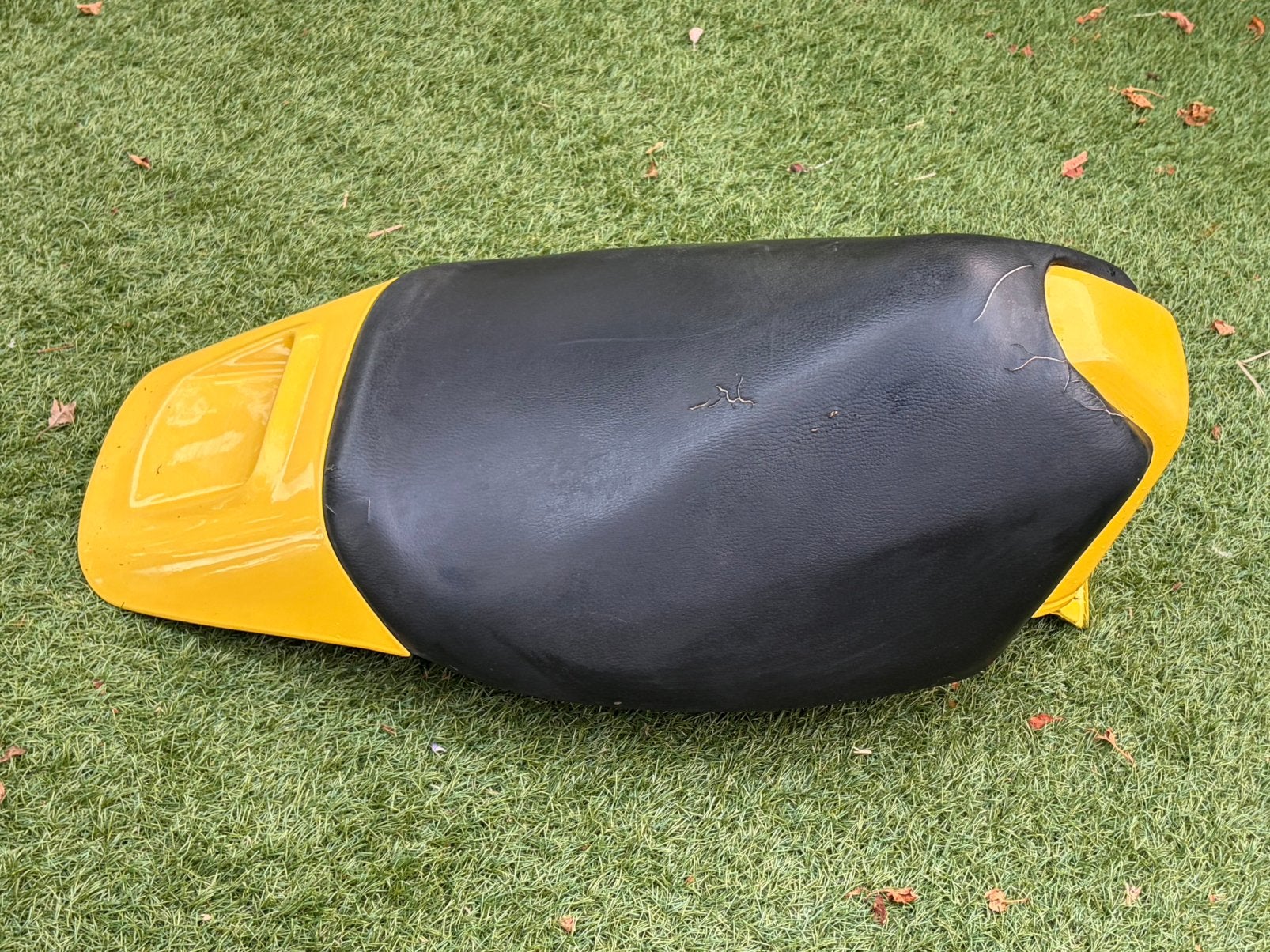 Aprilia SR Viper Max Biaggi monozadel met seat cover, Ophalen of Verzenden, Gebruikt, Zadel, Aprilia