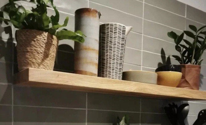 Zwevende wandplank van massief hout met blinde bevestiging, Ophalen, Nieuw